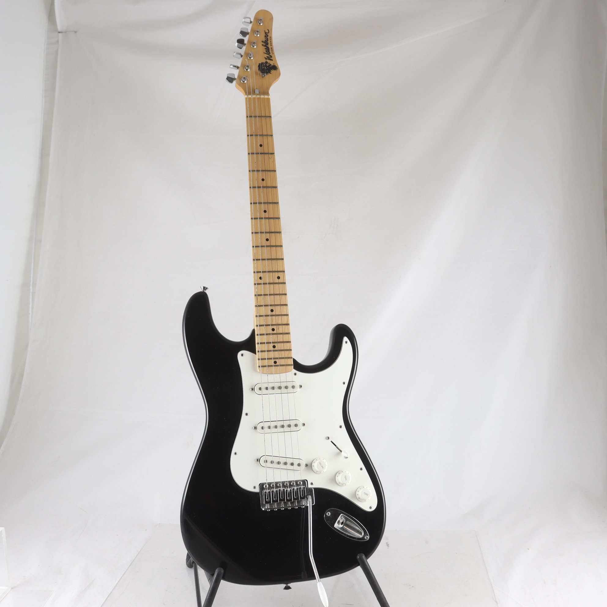 Elgitarr, Washburn, lyon series. Endast avhämtning.