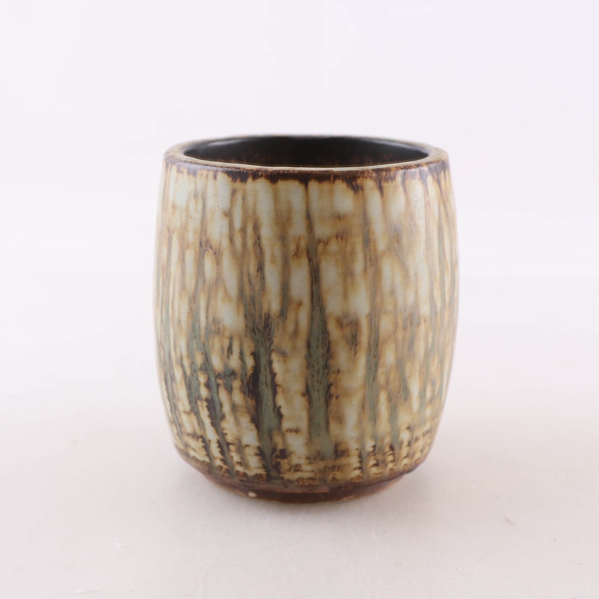 Vas, stengods, Rubus, Gunnar Nylund, Rörstrand,1950-tal