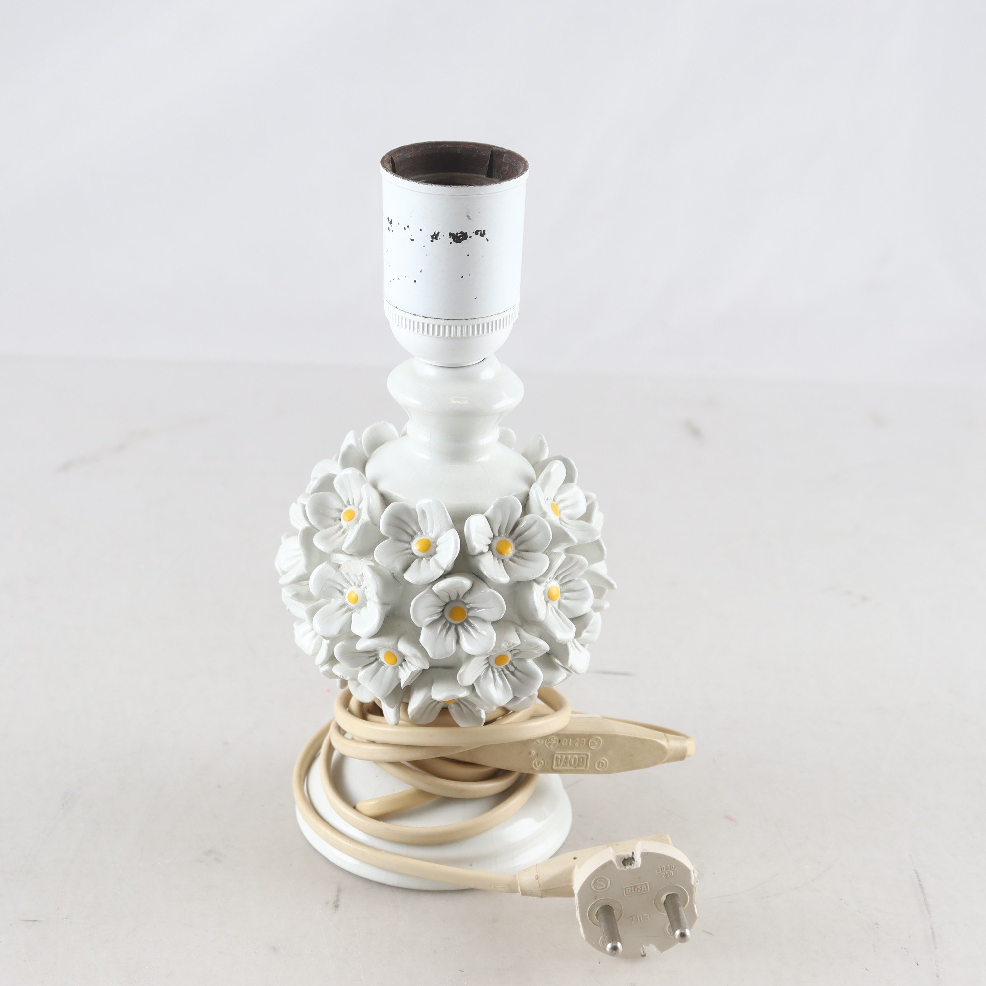 Lampfot, Decorato, italy.