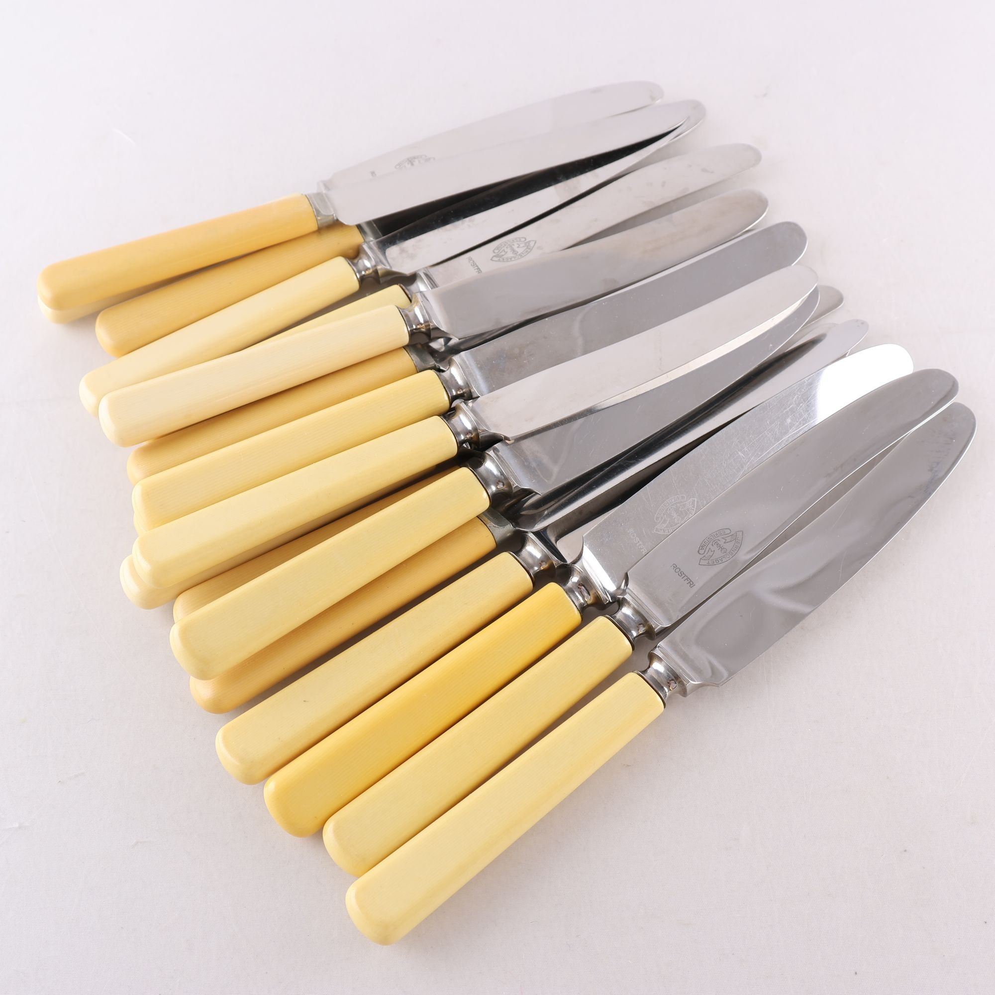 knivar, Jernbolaget Eskilstuna, bakelithandtag, 18 st.