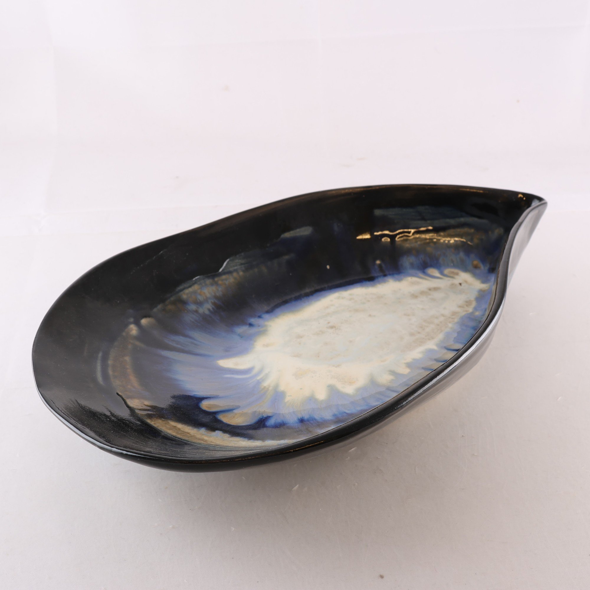 Fat, Karins keramik, ostronskalskal. Samfraktas ej.