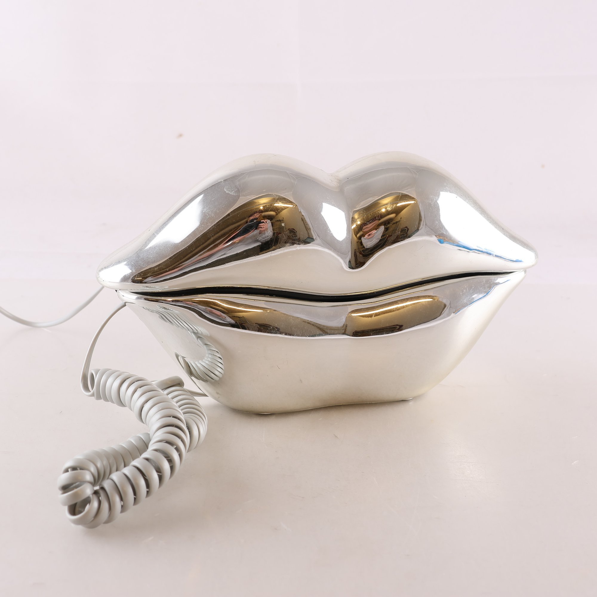 Telefon, ’Kiss’