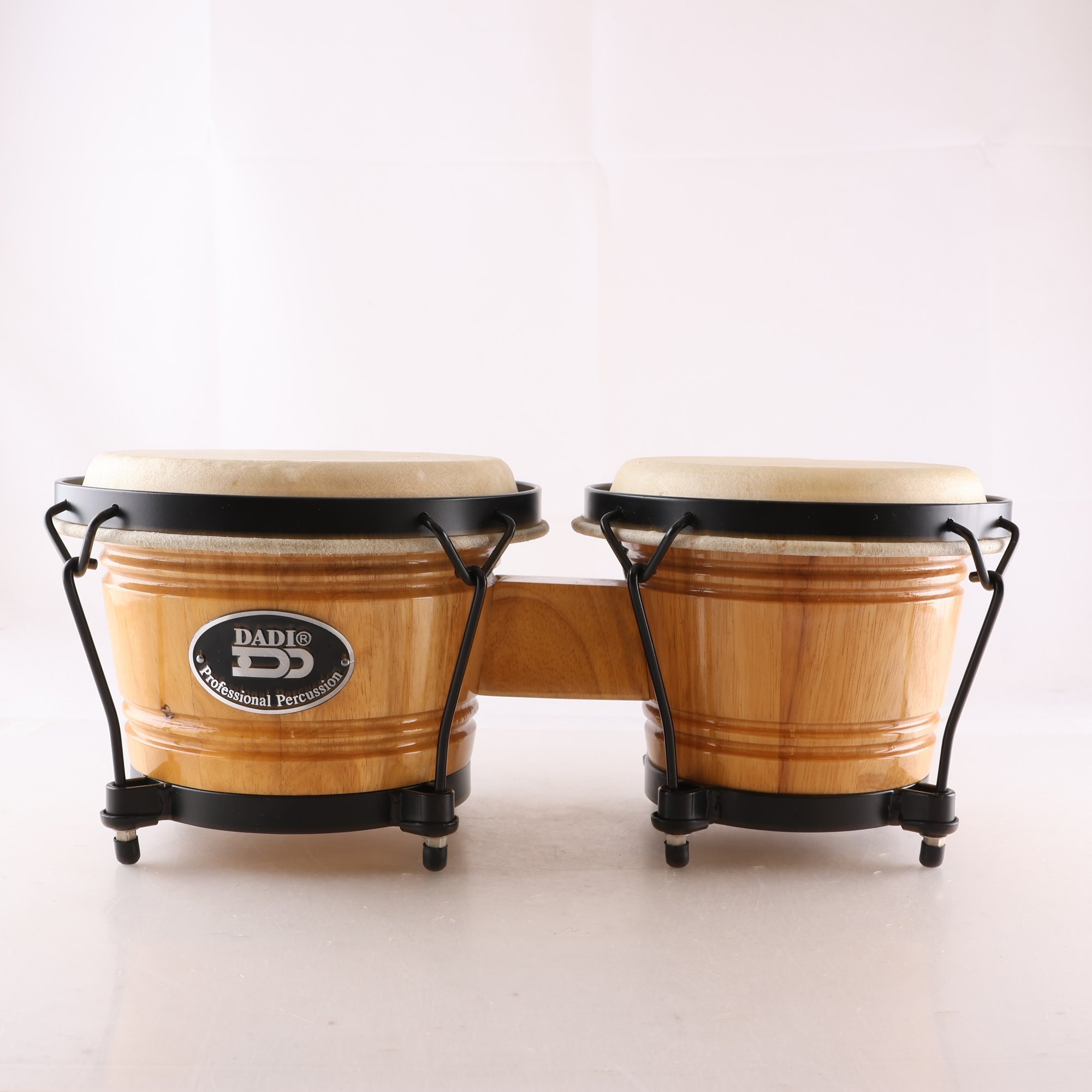 Trummor, Dadi, trä & skinn. Samfraktas ej.