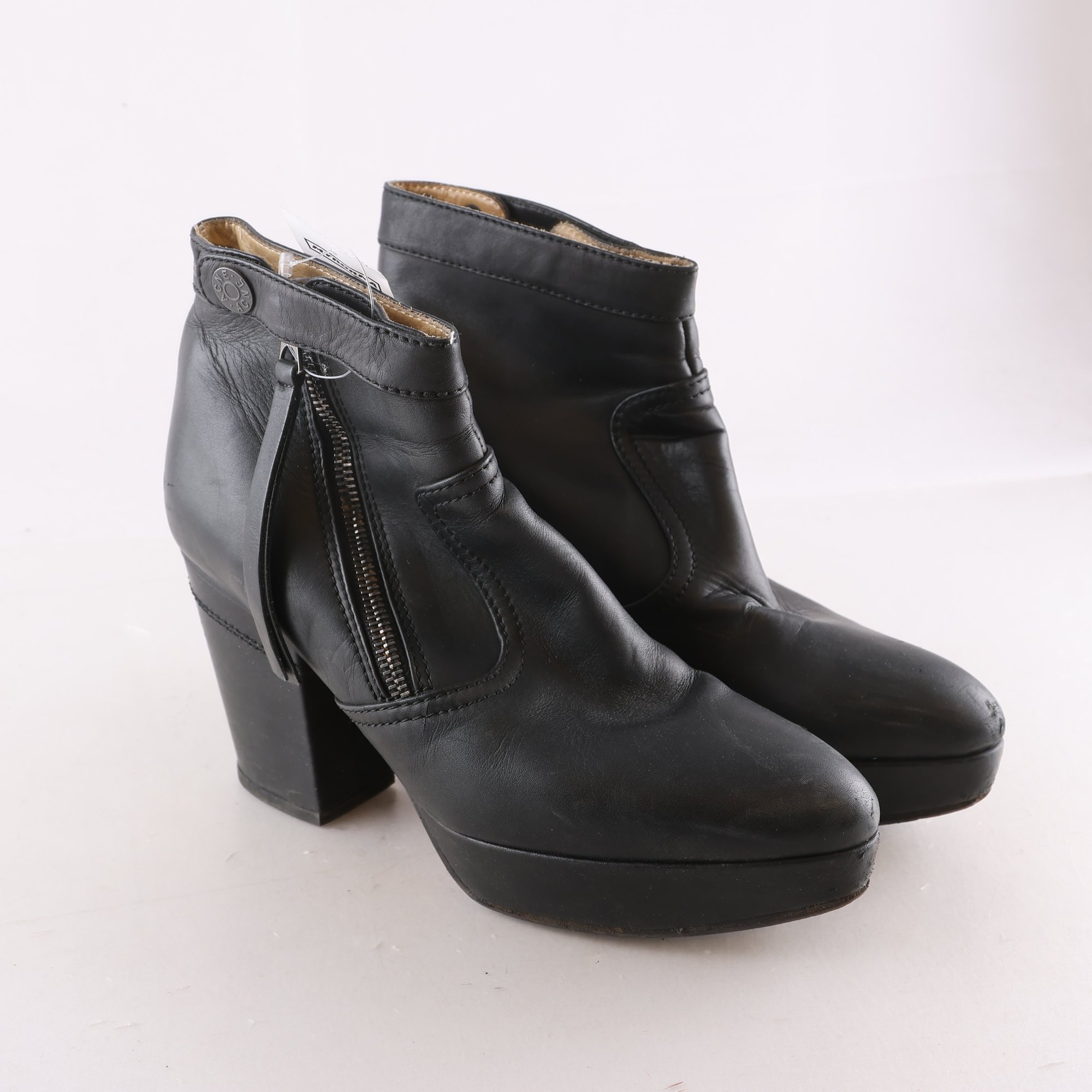 Stövletter, Acne, läder, stl. 37