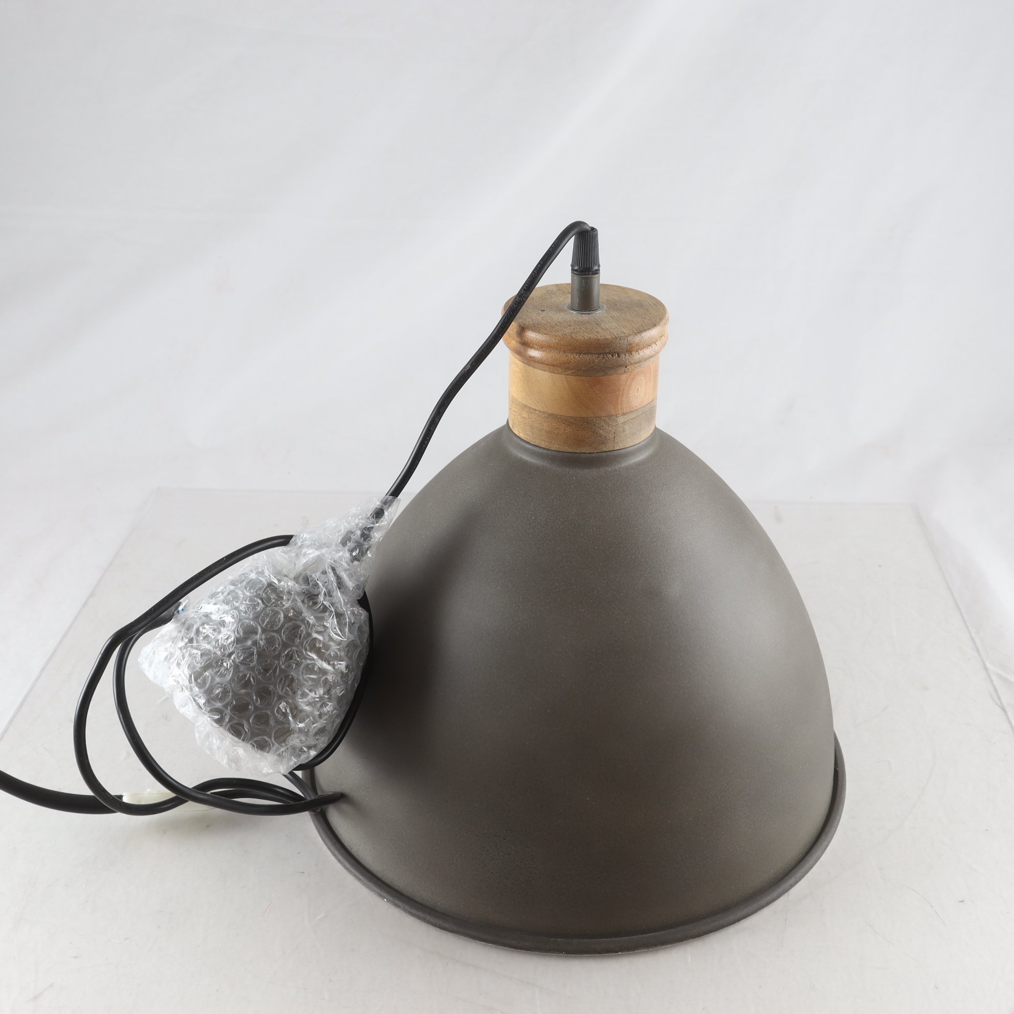 Taklampa, Roseville. Samfraktas ej.