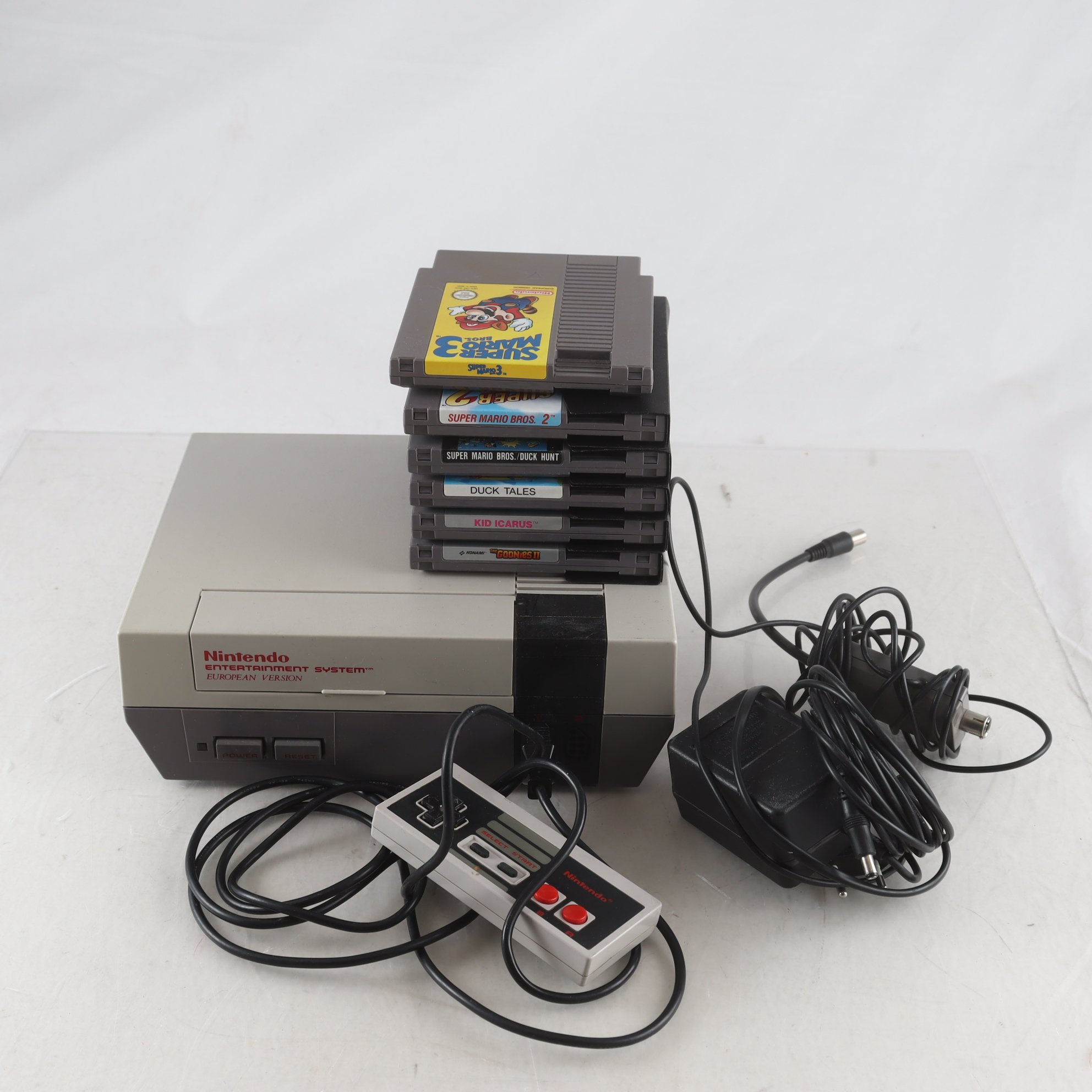 Nintendo, NES, med spel. Samfraktas ej.