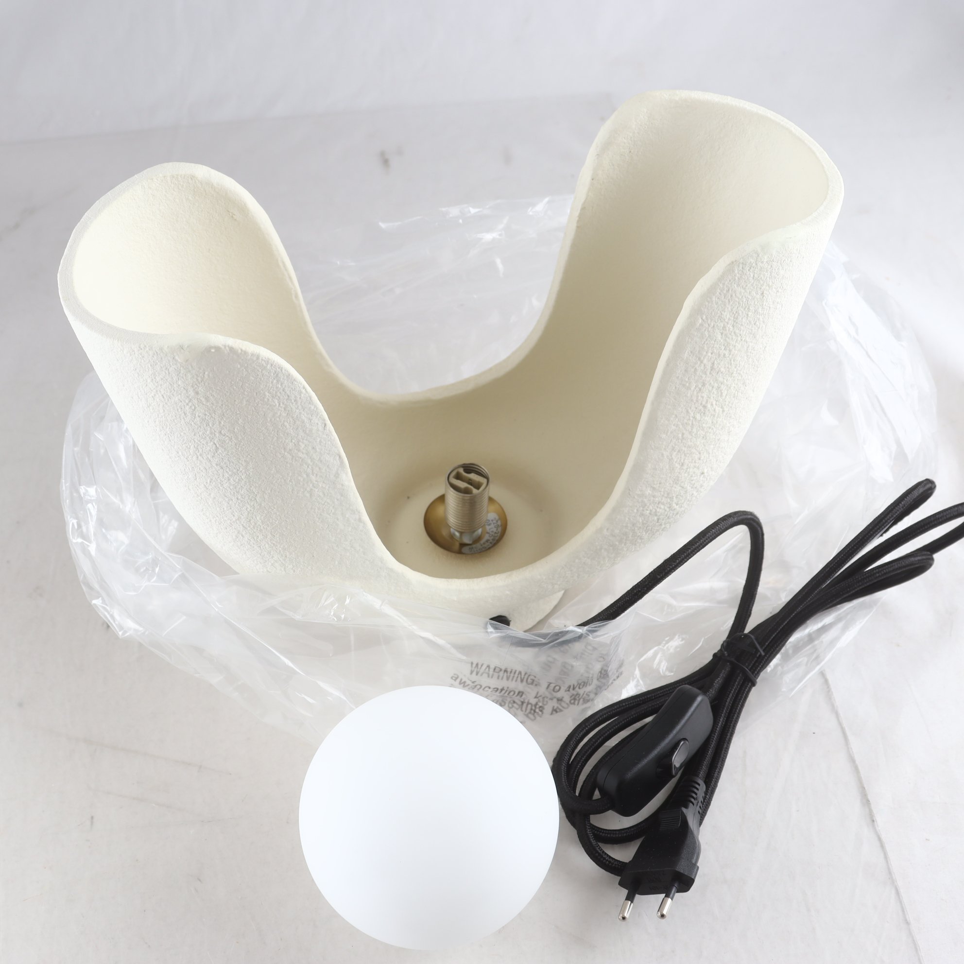 Bordslampa, Armena. Samfraktas ej.