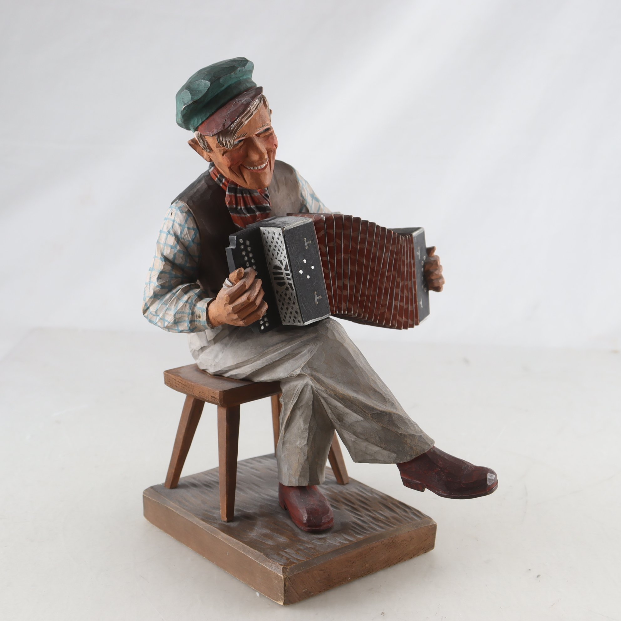 Träskulptur, Herman Rosell, (1893-1969). Samfraktas ej.