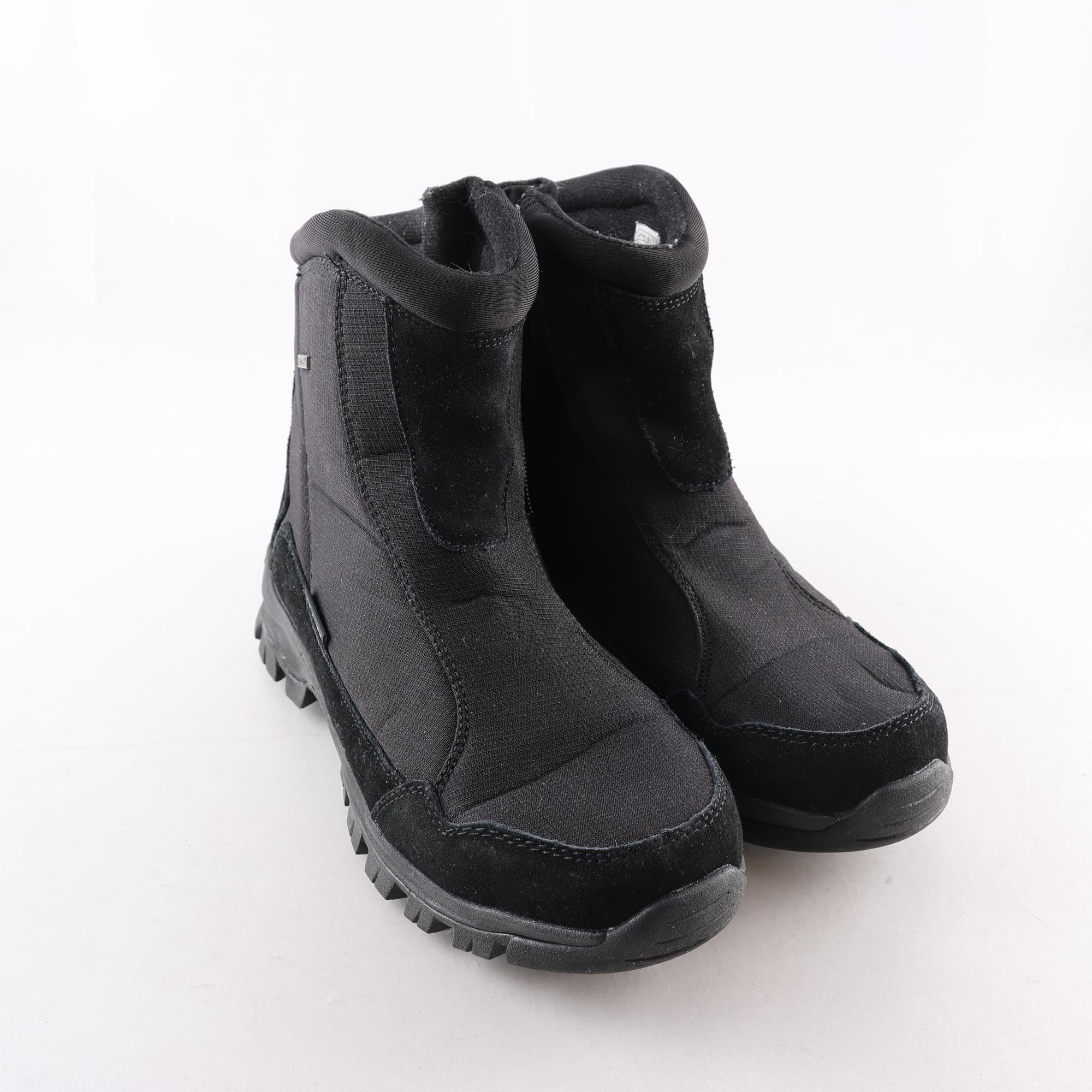 Boots, Halti, svart, med dubbar, stl. 40.