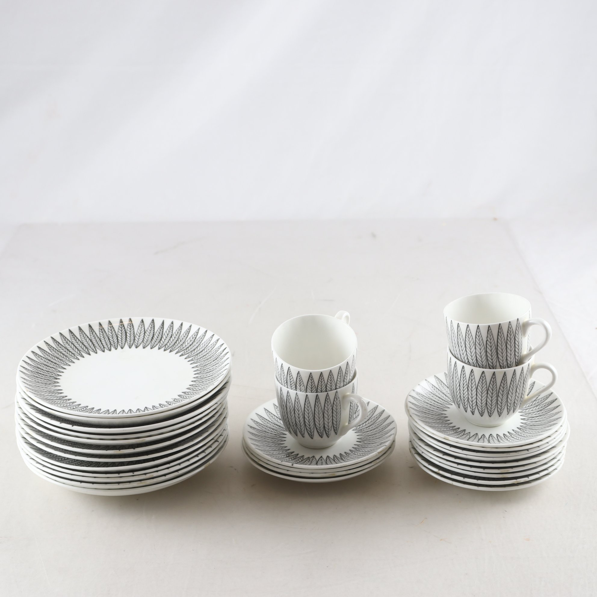 Koppar m fat, assietter, Salix, Stig Lindberg, Gustavsberg. Endast avhämtning.