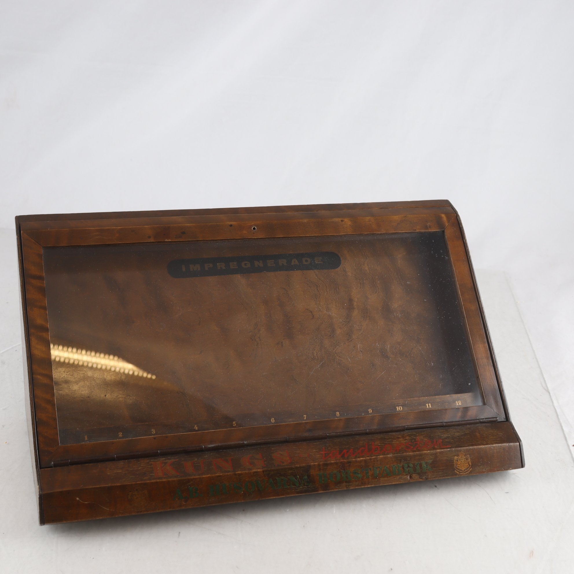 Varumonter, Kungs-tandborsten, A.B, Husqvarna Borstfabrik. Samfraktas ej.