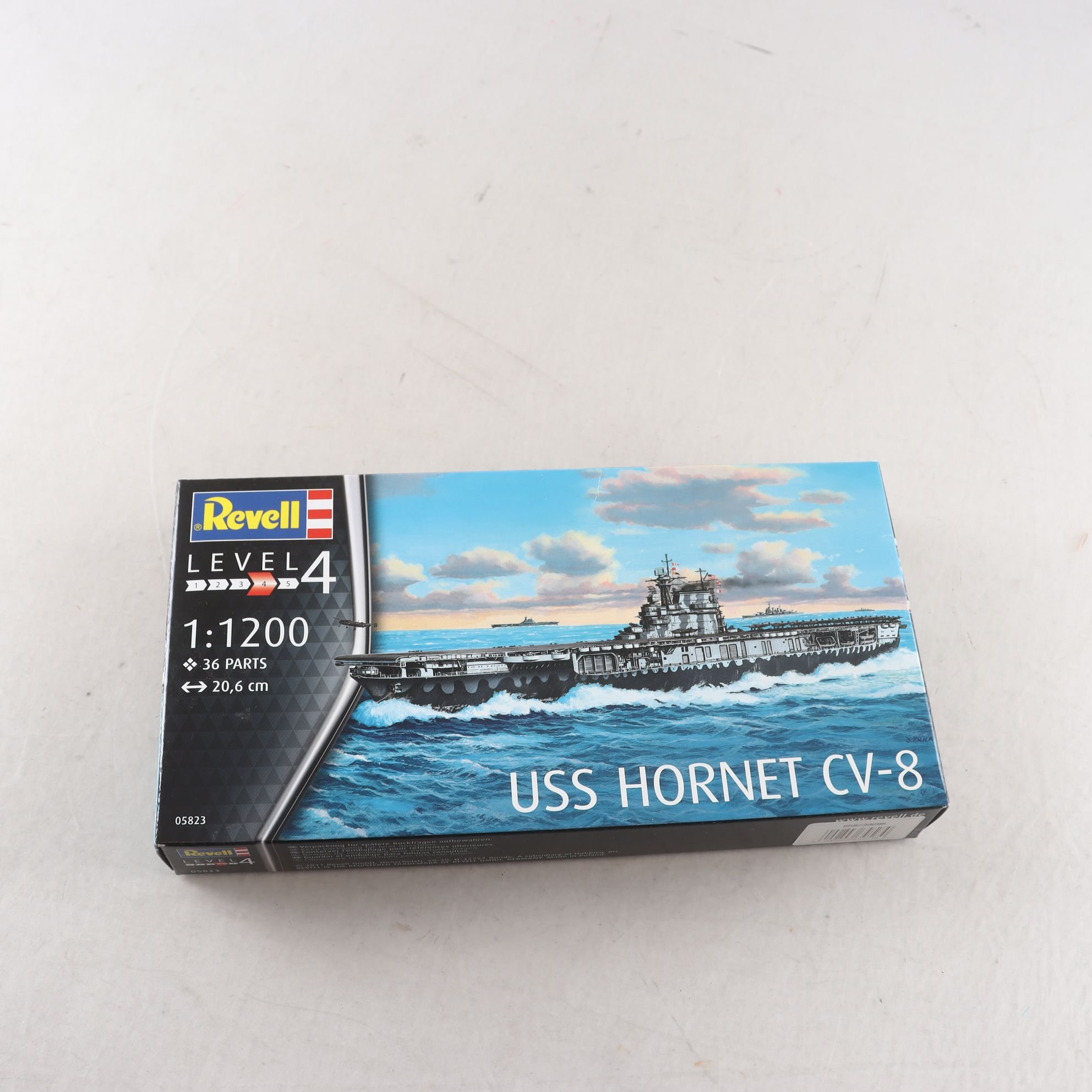 Byggsats, Uss hornet cv-8, revell.