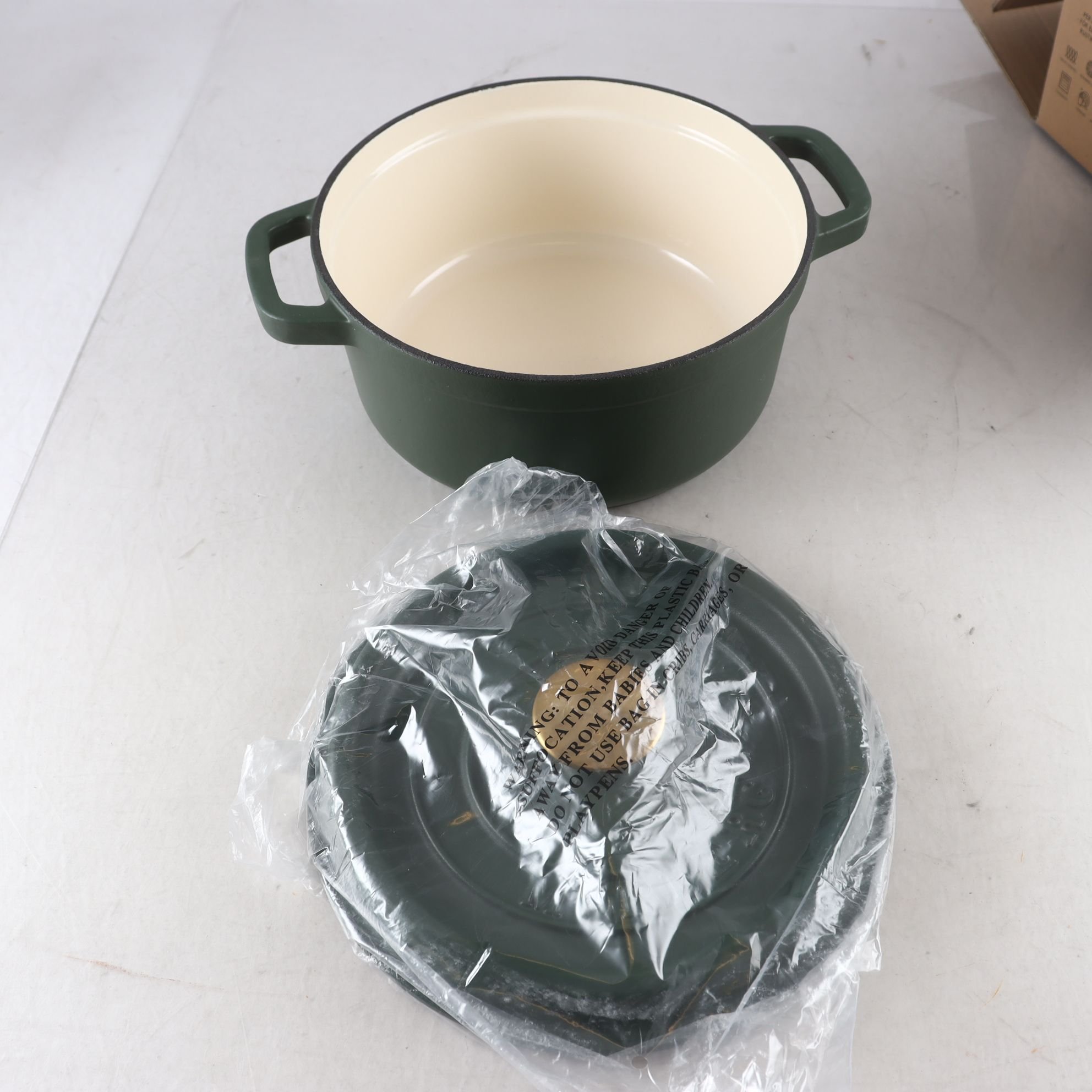 Gjutjärnsgryta, 3,9 L, Per Morberg, för Åhlens. Samfraktas ej.