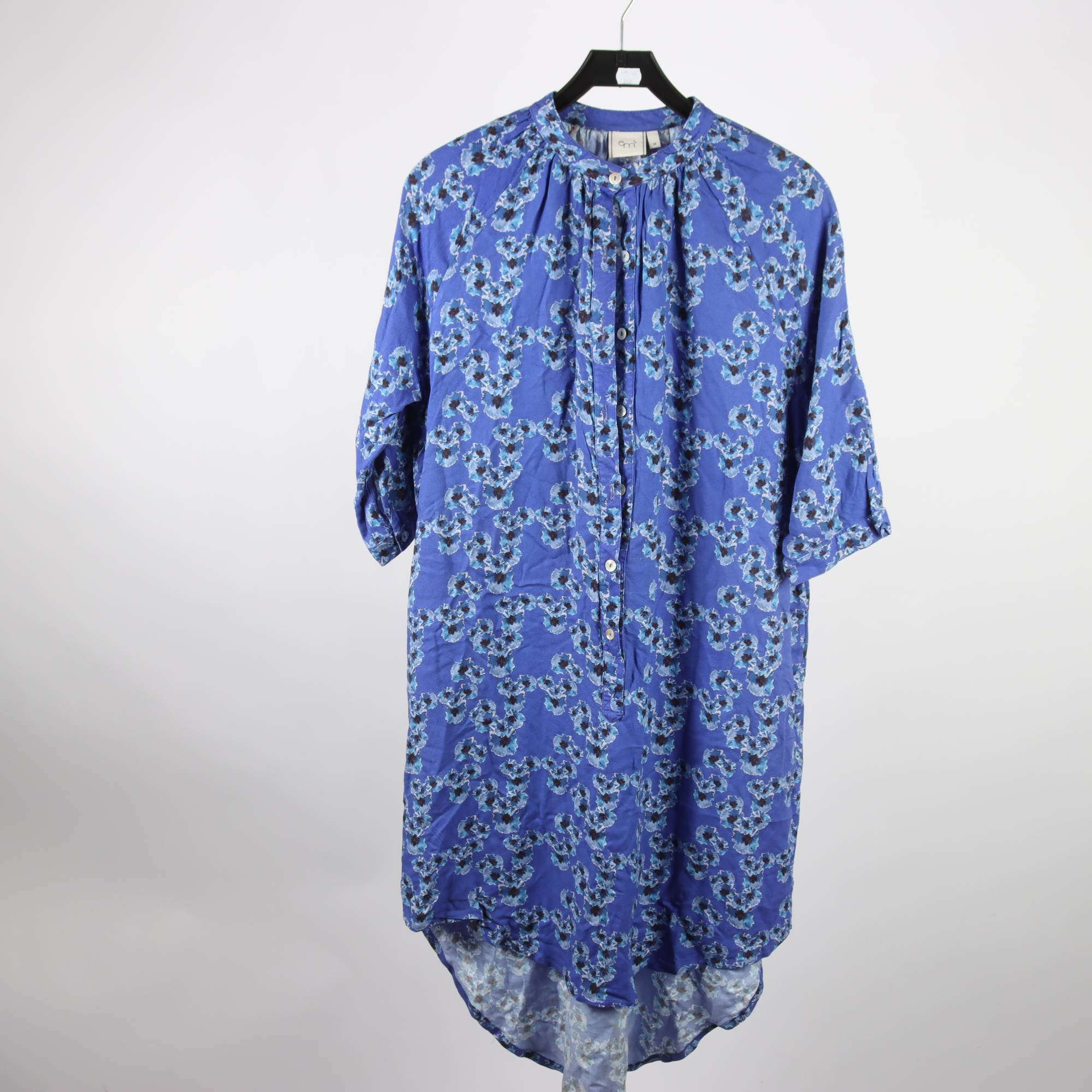 Klänning, EM, blommig, blå, stl. M.