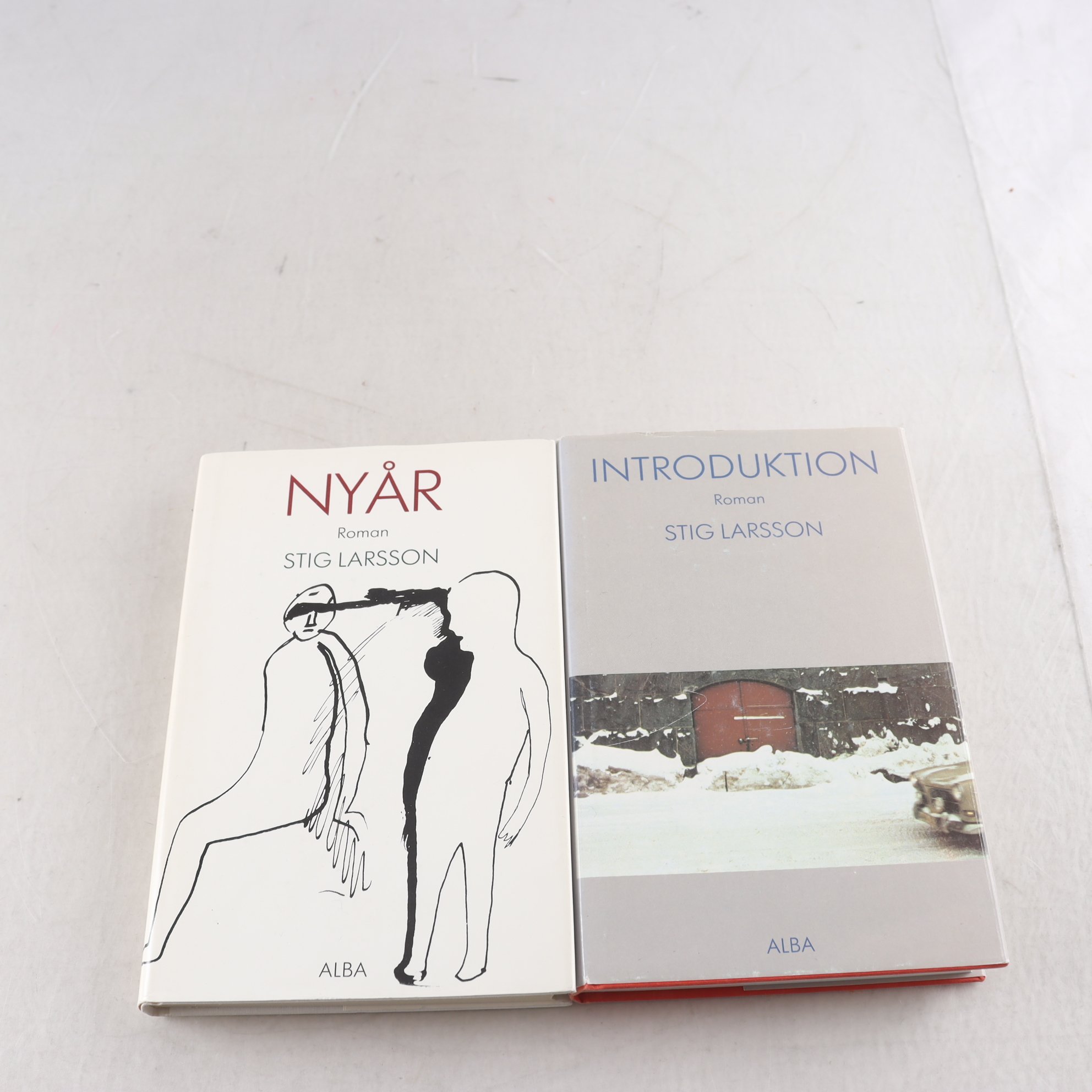 Stig Larsson, Nyår + Introduktion