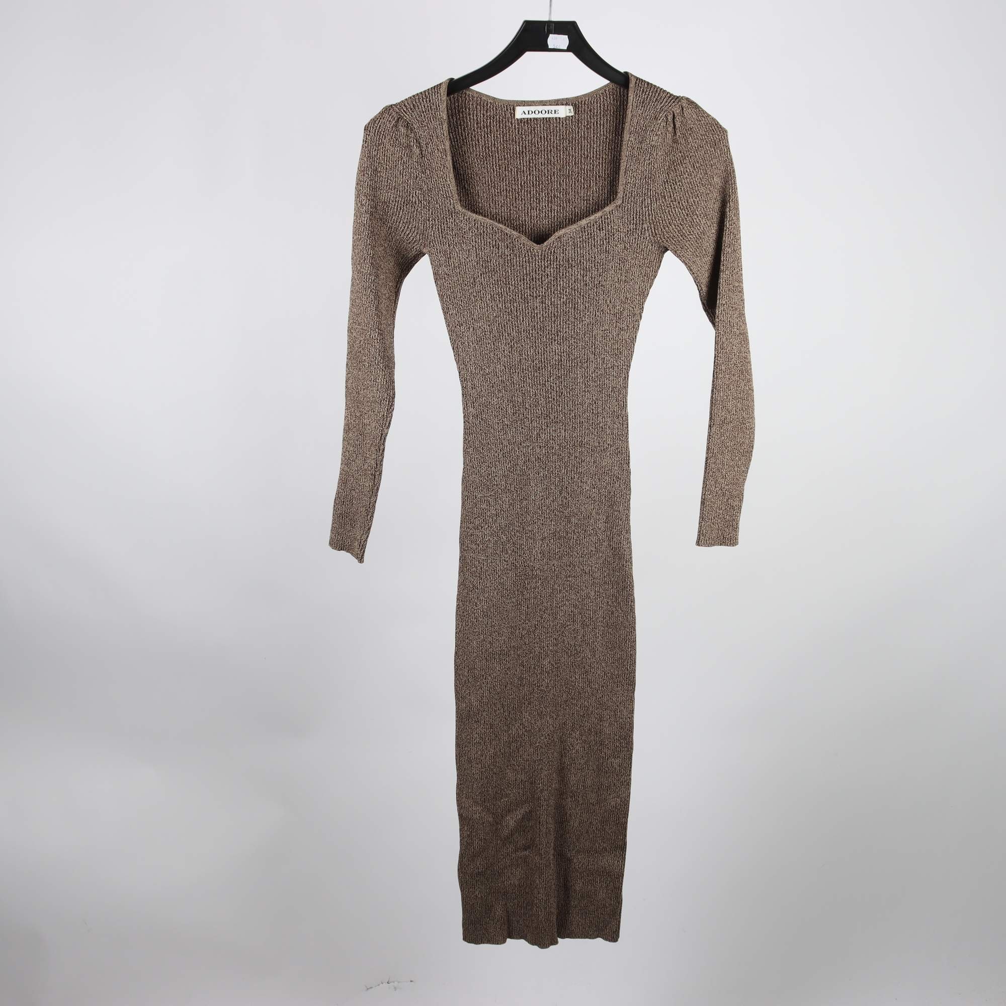 Klänning, Adoore, brunspräcklig, stickad, stl. 34.