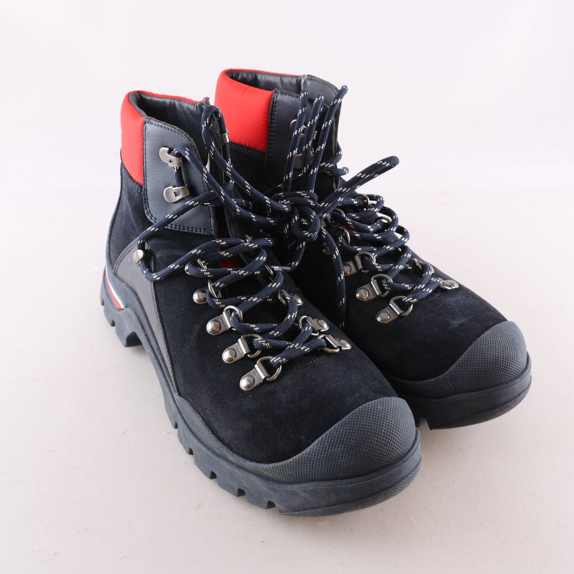 Kängor Tommy Hilfiger, svart, stl. 39.