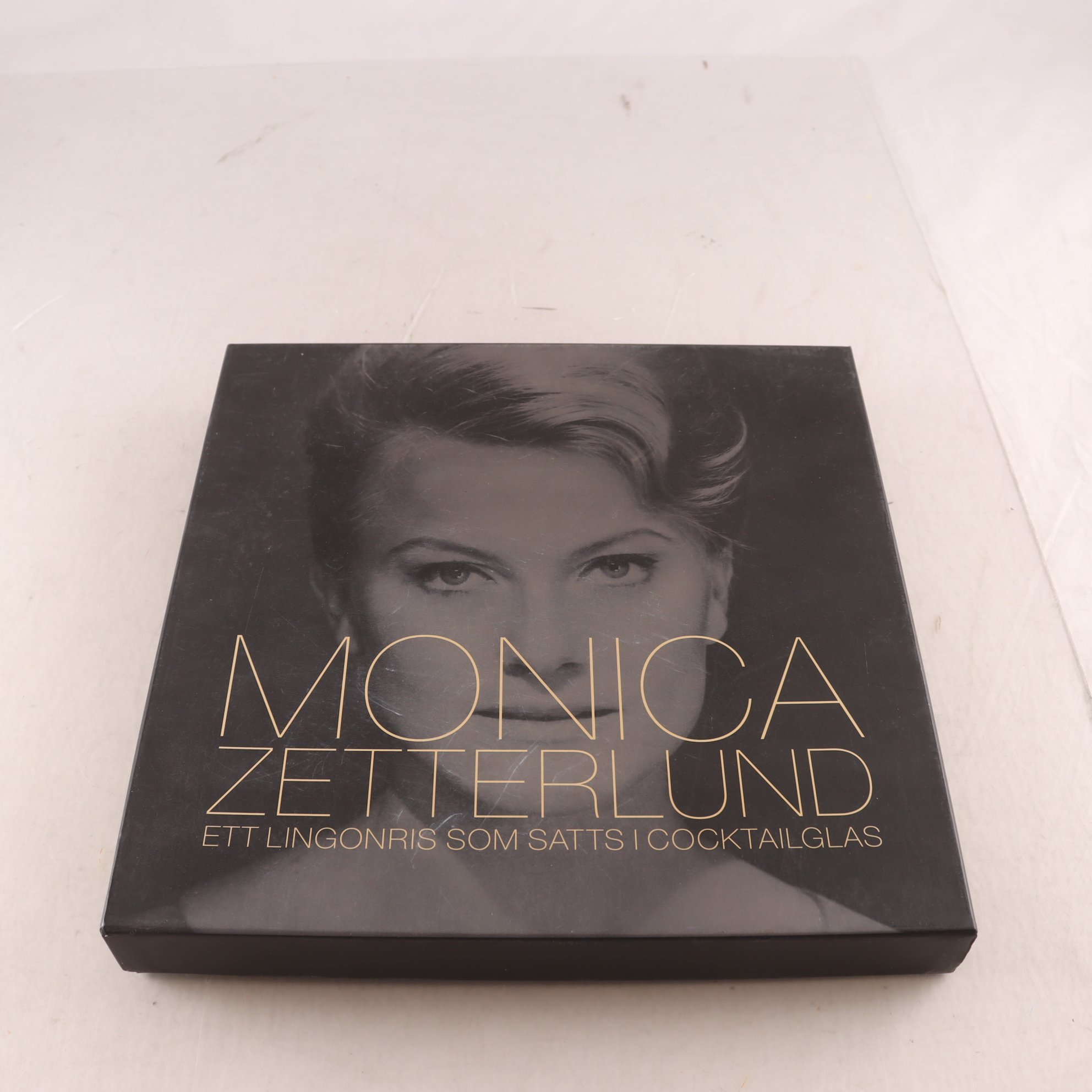 CD-box med 6 titlar, Monica Zetterlund, Ett Lingonris Som Satts I Cocktailglas