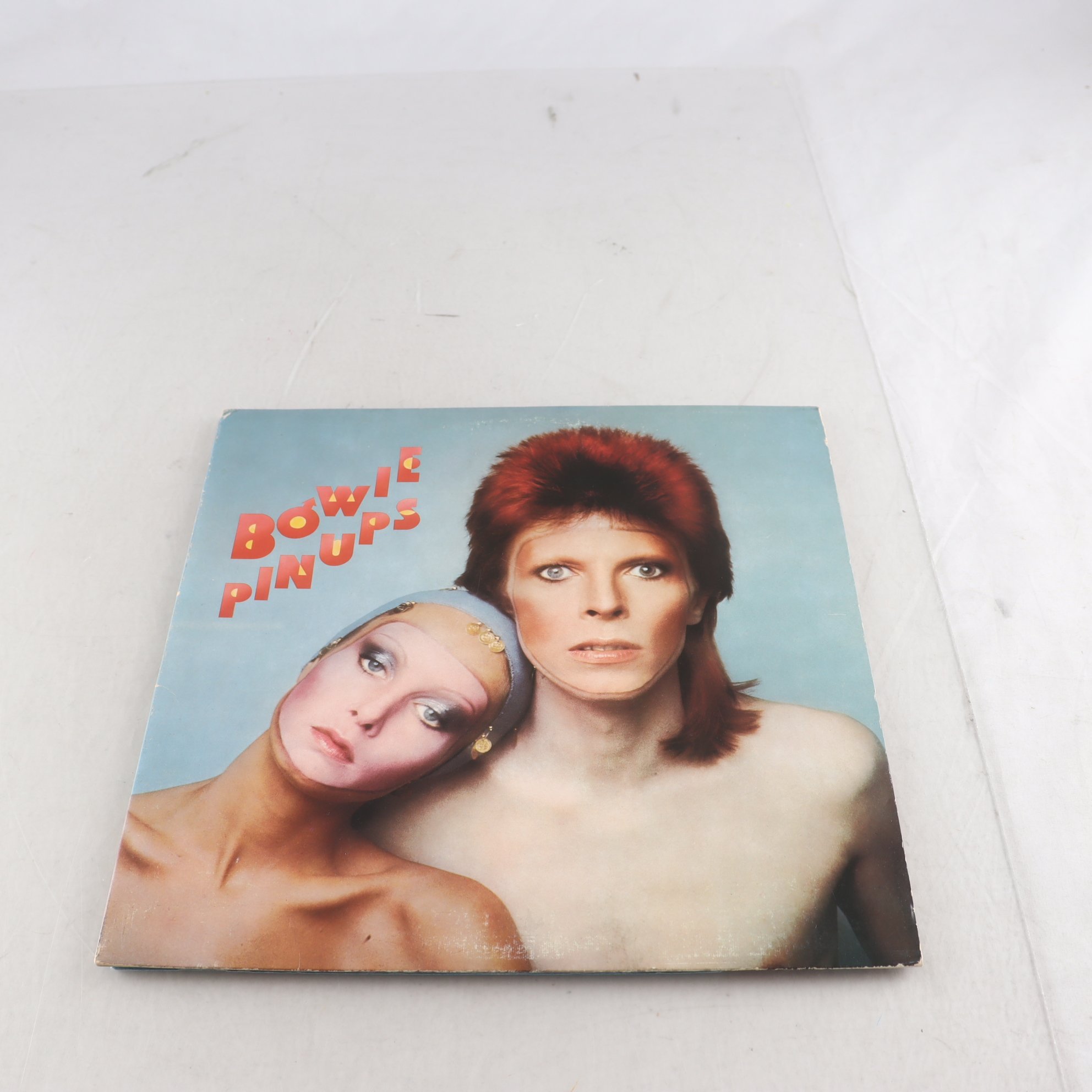 LP Bowie, Pinups