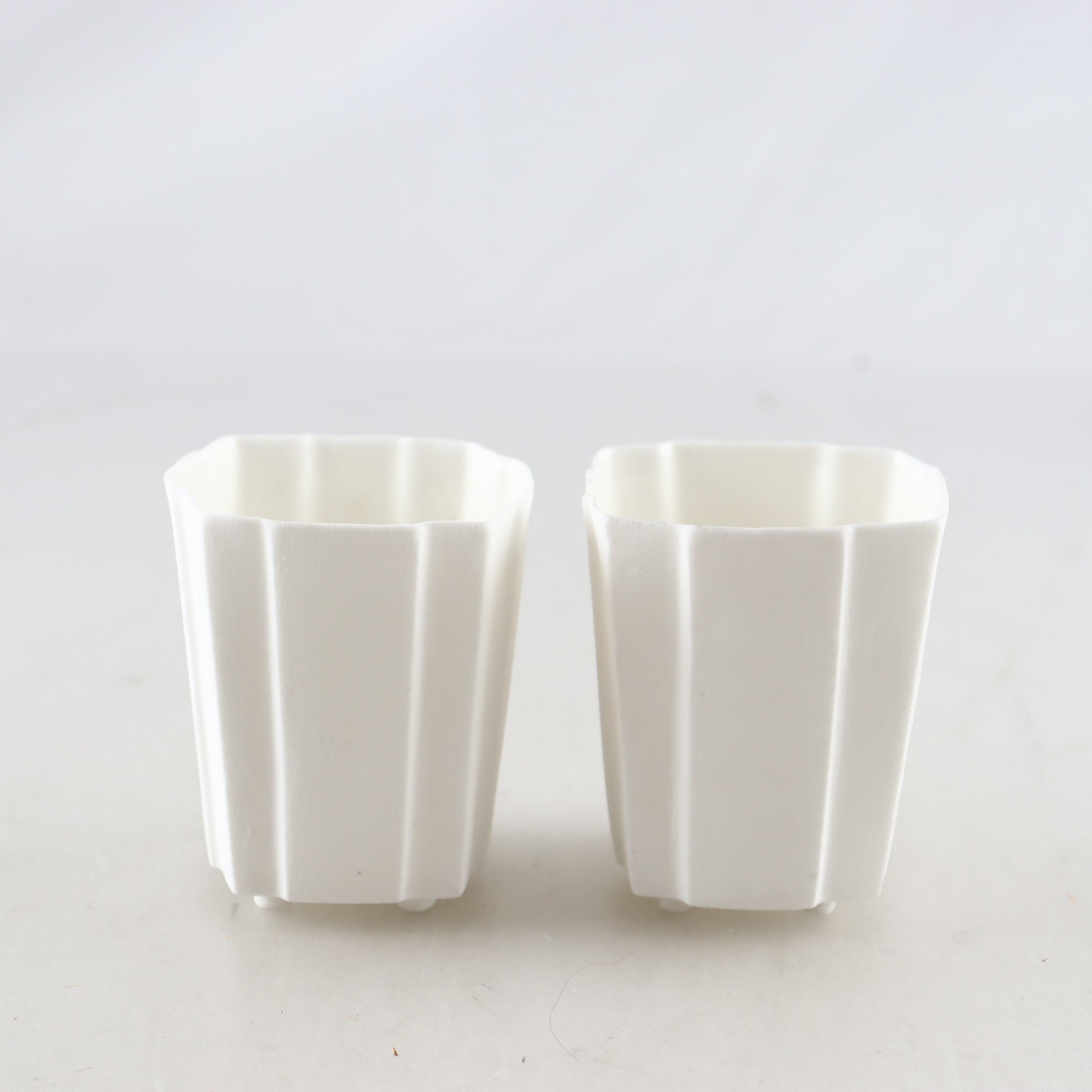 Vaser, biskviporslin, Anette Berglund, 2 st