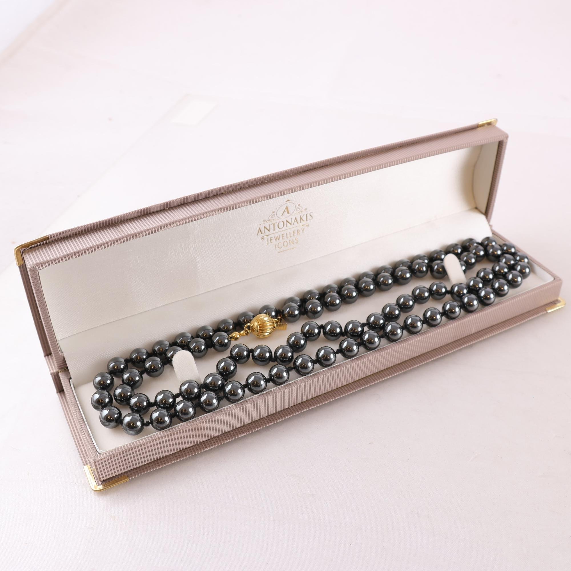 Halsband, collier, stora pärlor av hematit