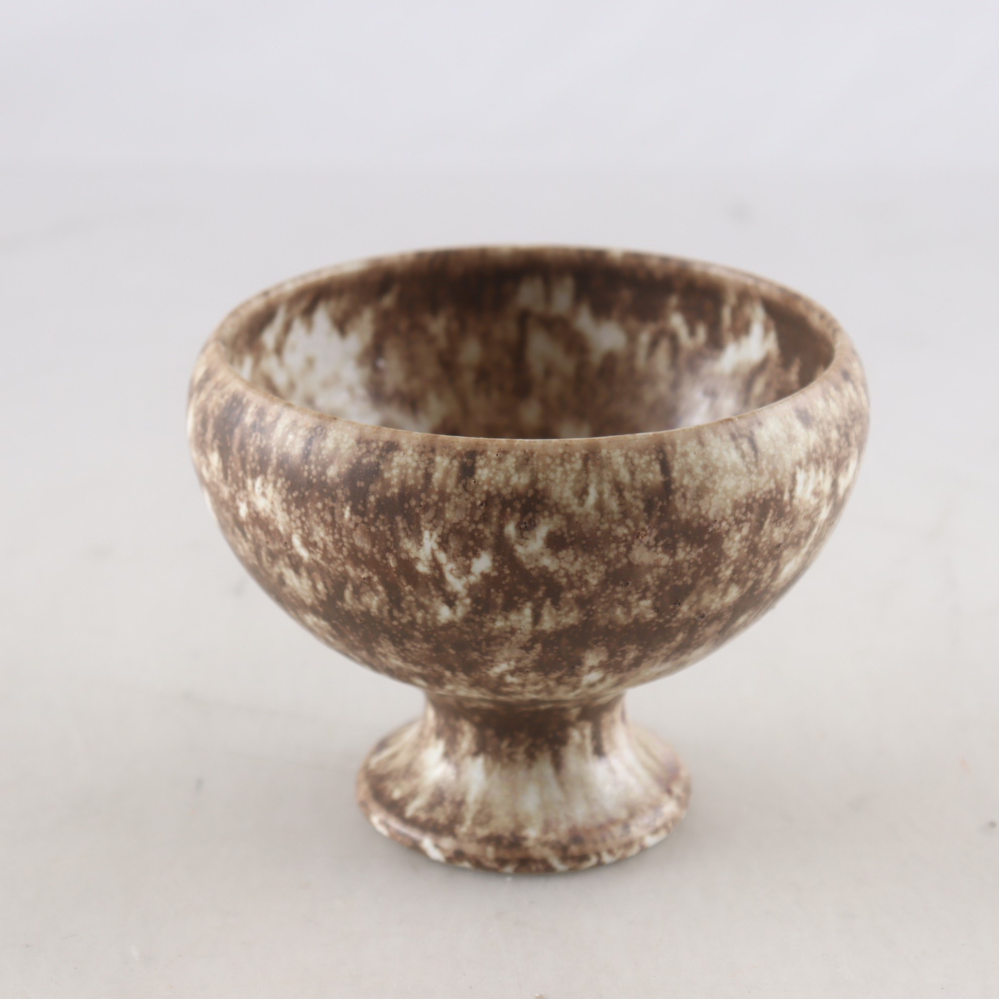 Skål på fot, stengods, Bruno Karlsson, Ego