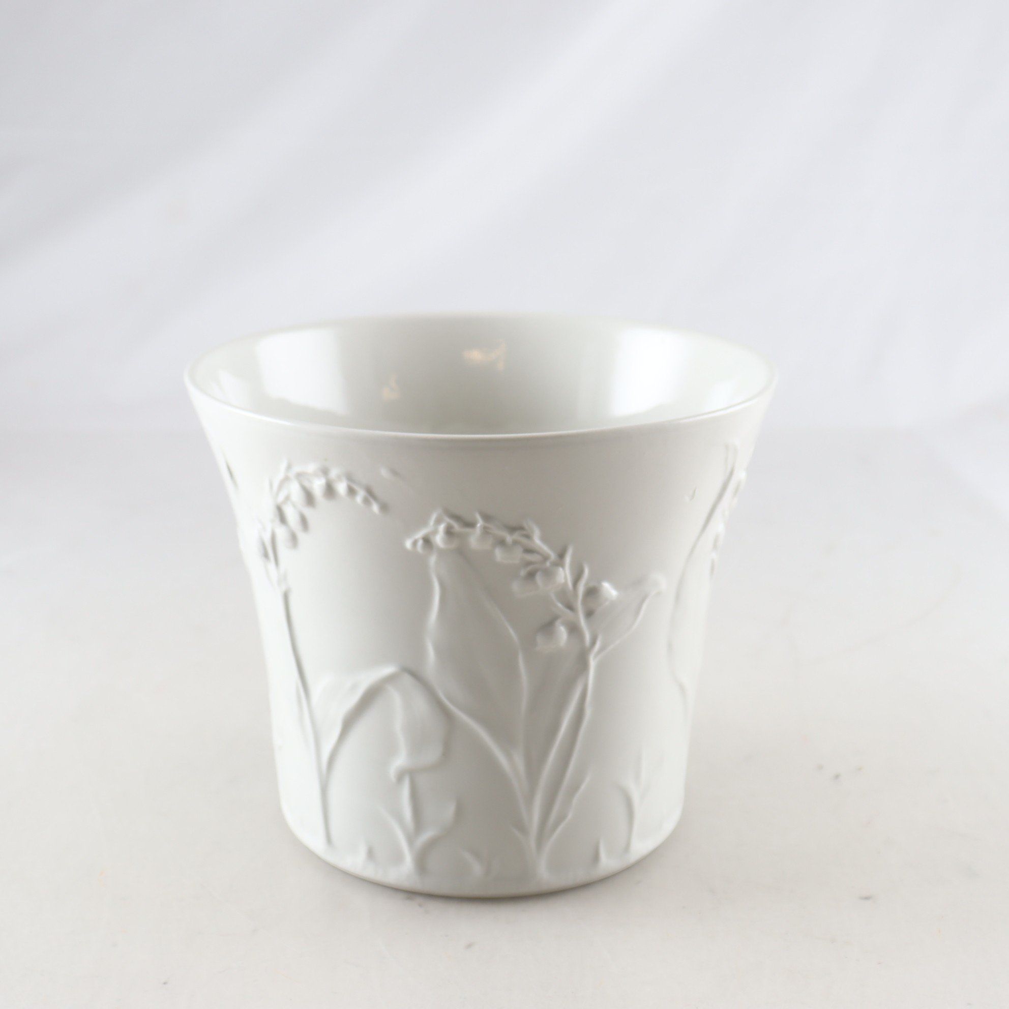 Ytterfoder, Liljekonvalj, Gustavsberg. Samfraktas ej.