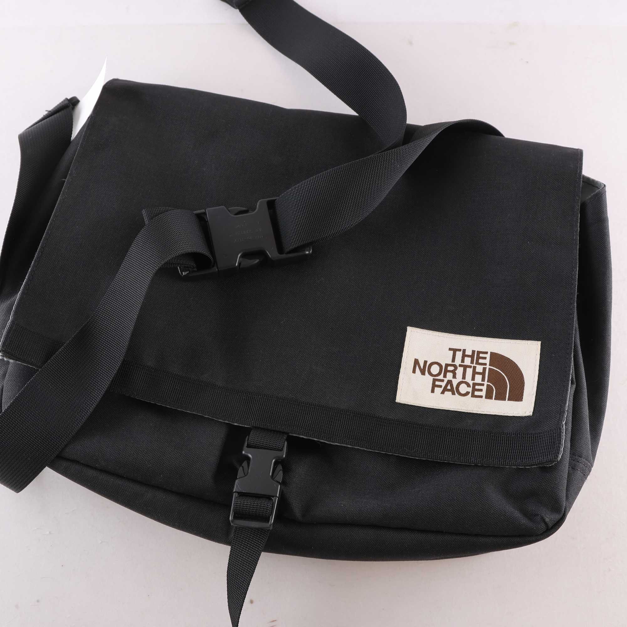 Axelremsväska, The North Face, svart
