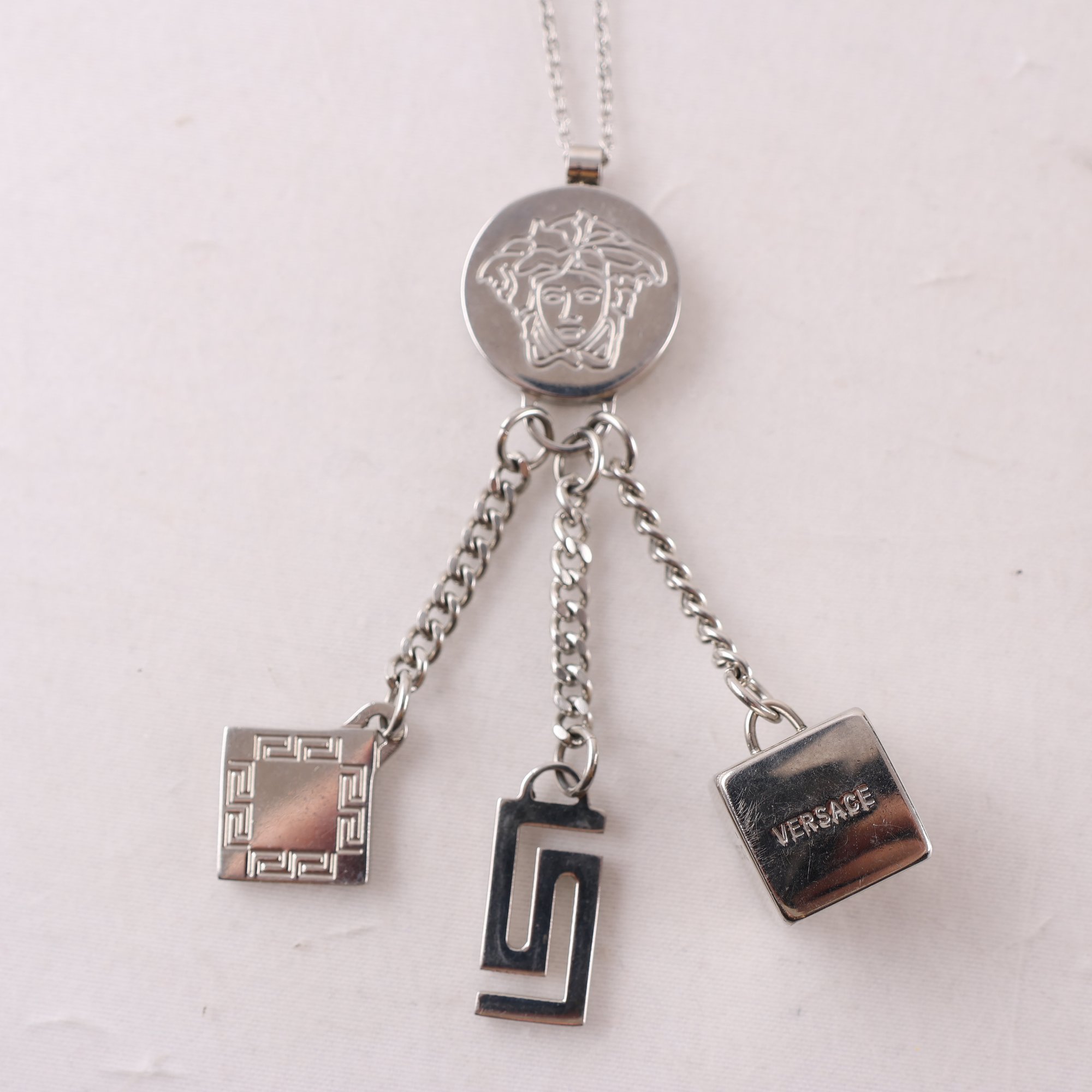 Halsband & hänge, Versace