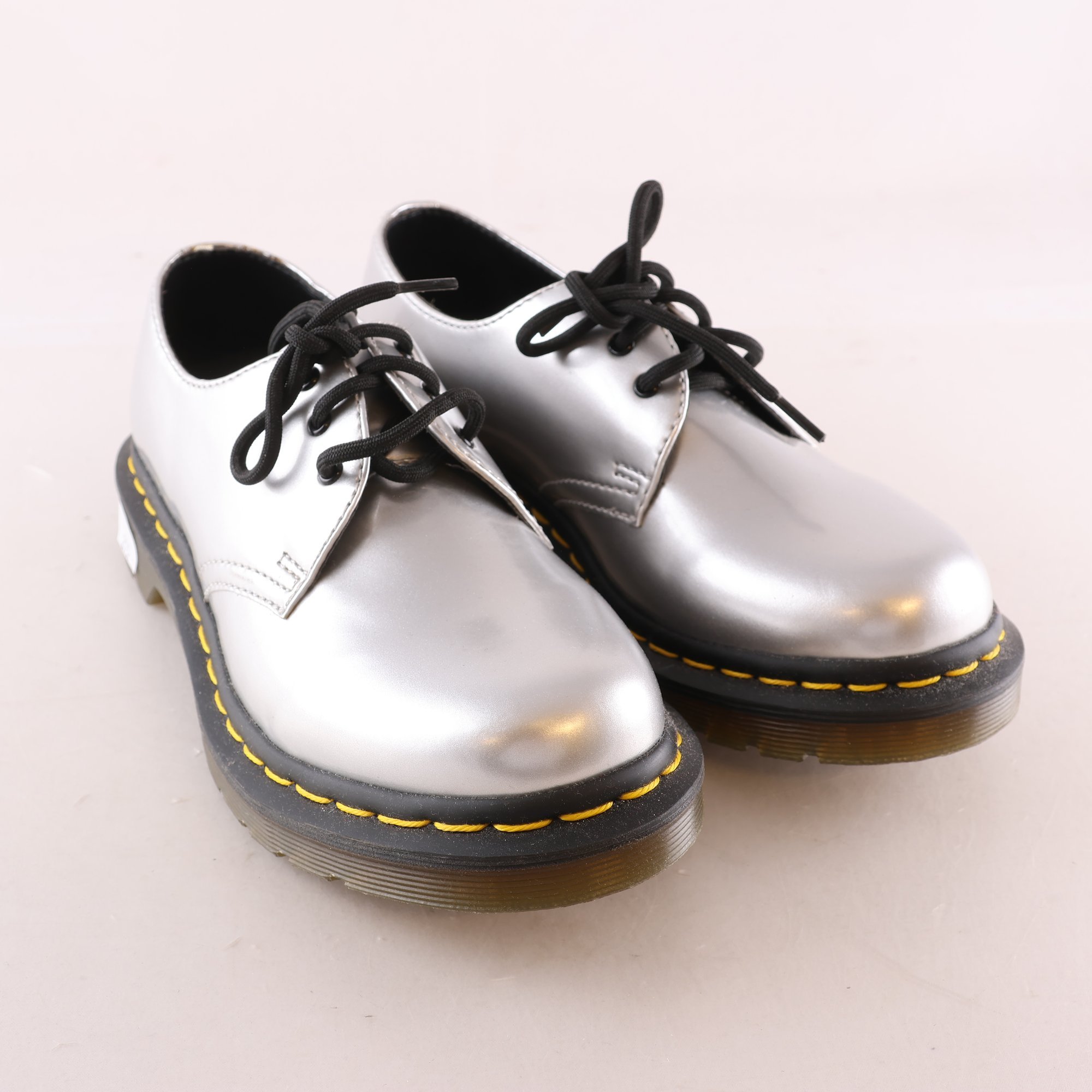 Knytskor, Dr Martens, silver, stl. 37