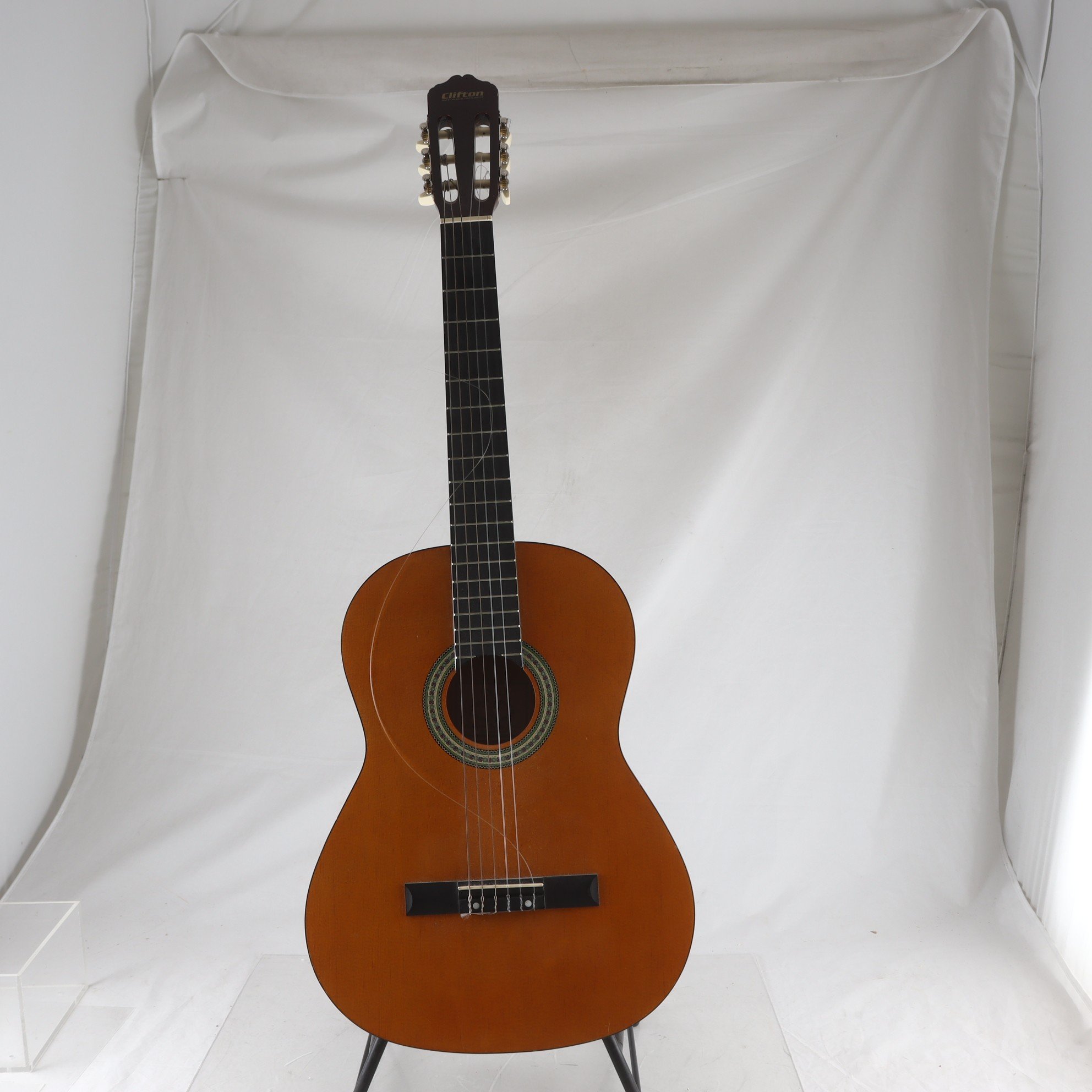 Akustisk gitarr, Clifton. Endast avhämtning.