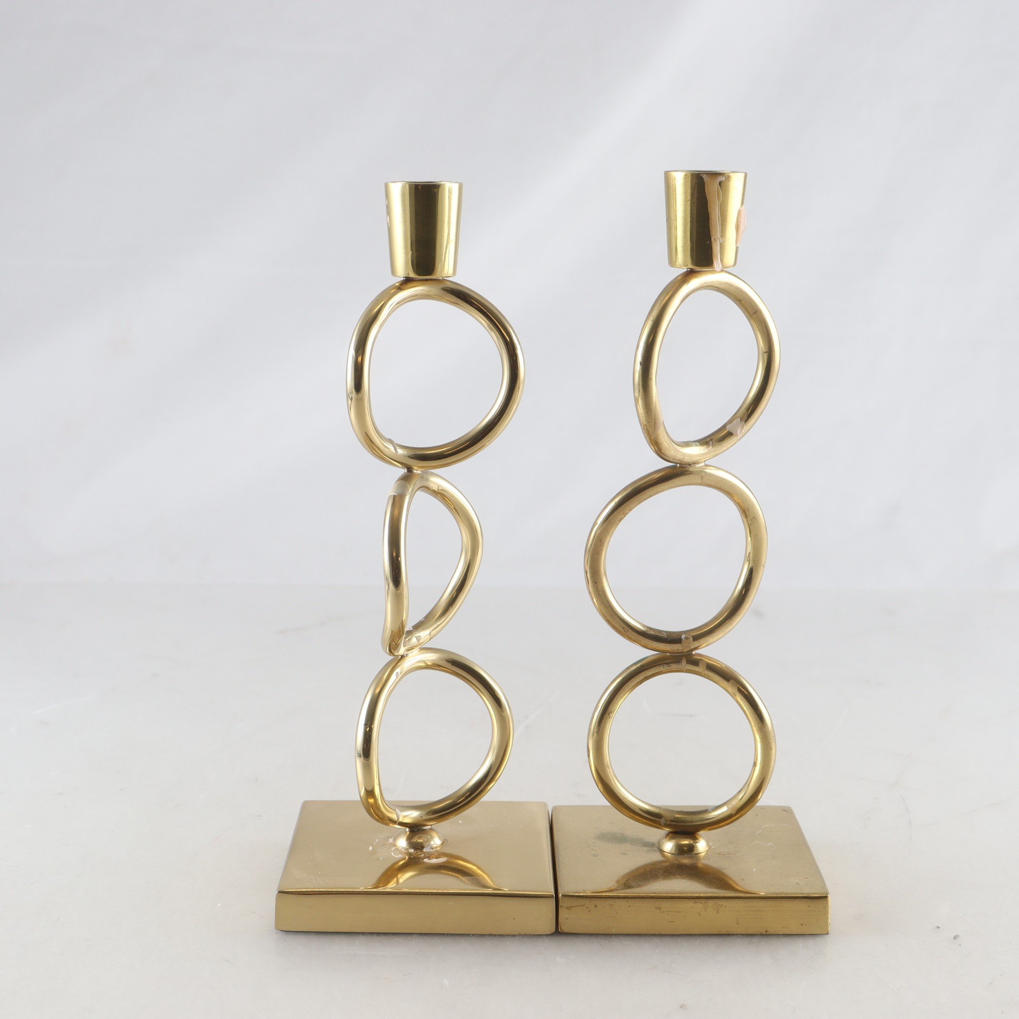 Ljusstakar, ”Katinka”, guldfärgade, Oscar & Clothilde