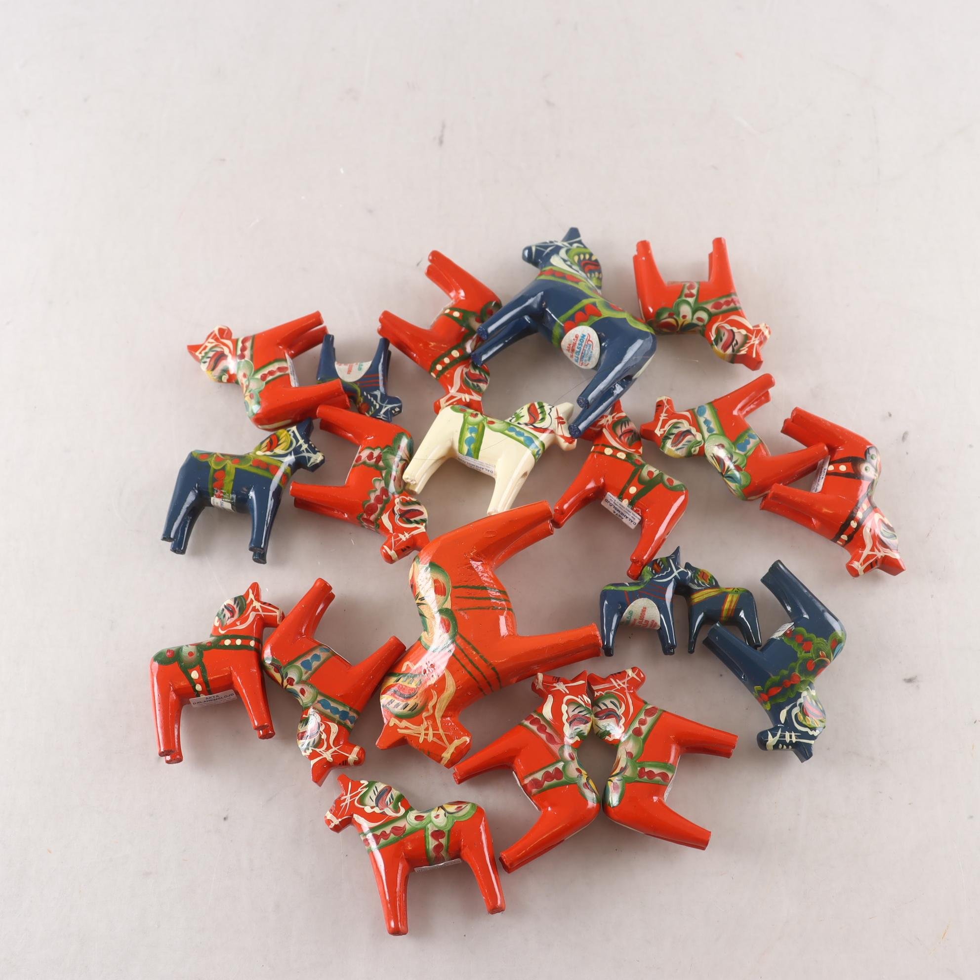 Samling dalahästar, miniatyrer