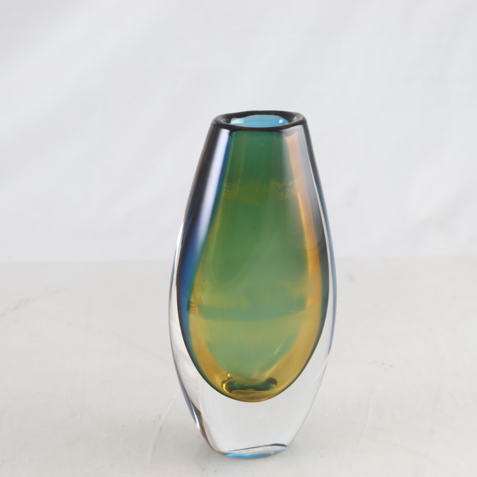 Vas, glas, Vicke Lindstrand, Kosta. Samfraktas ej.