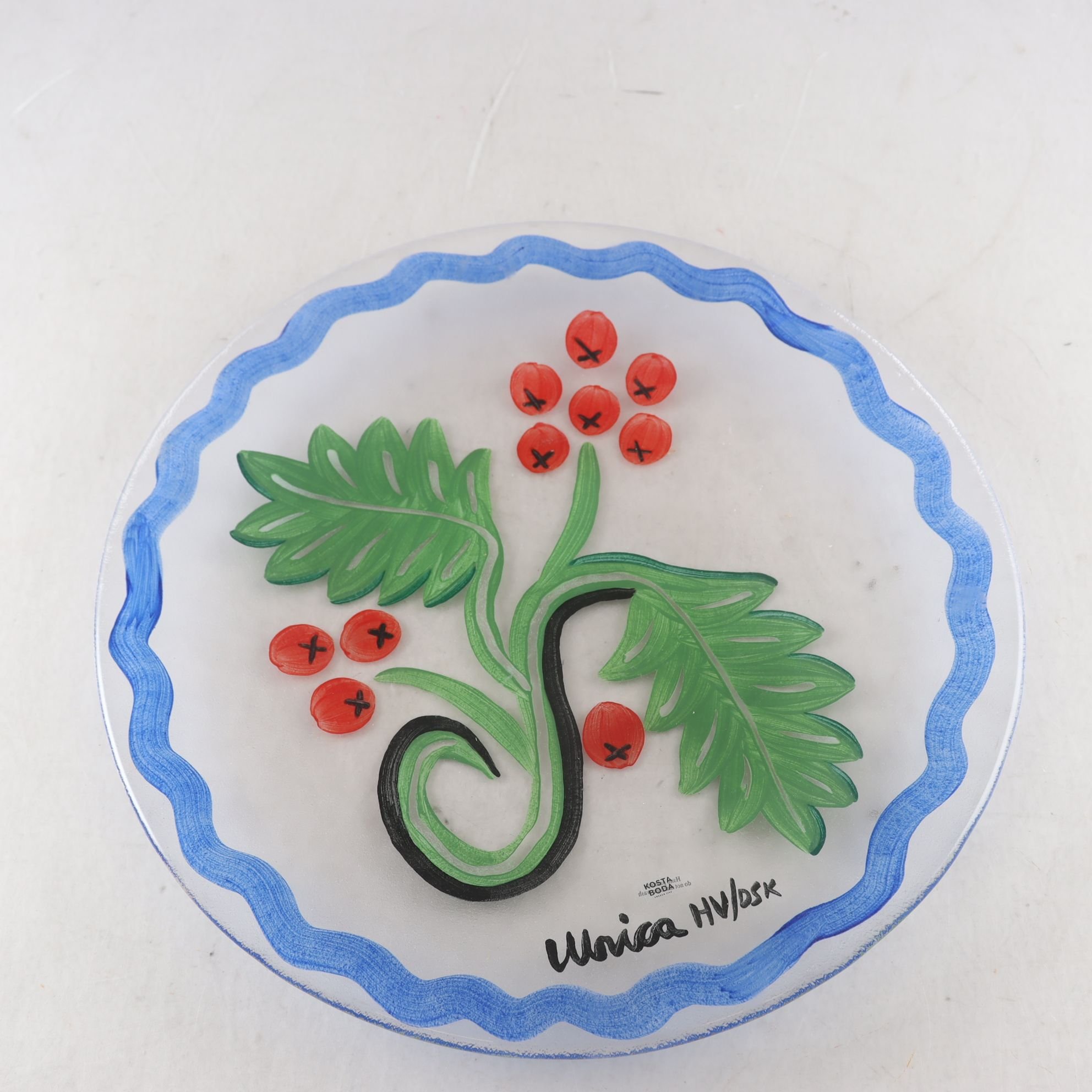 Fat, Ulrica Hydman Vallien, Kosta Boda, signerad. Samfraktas ej.