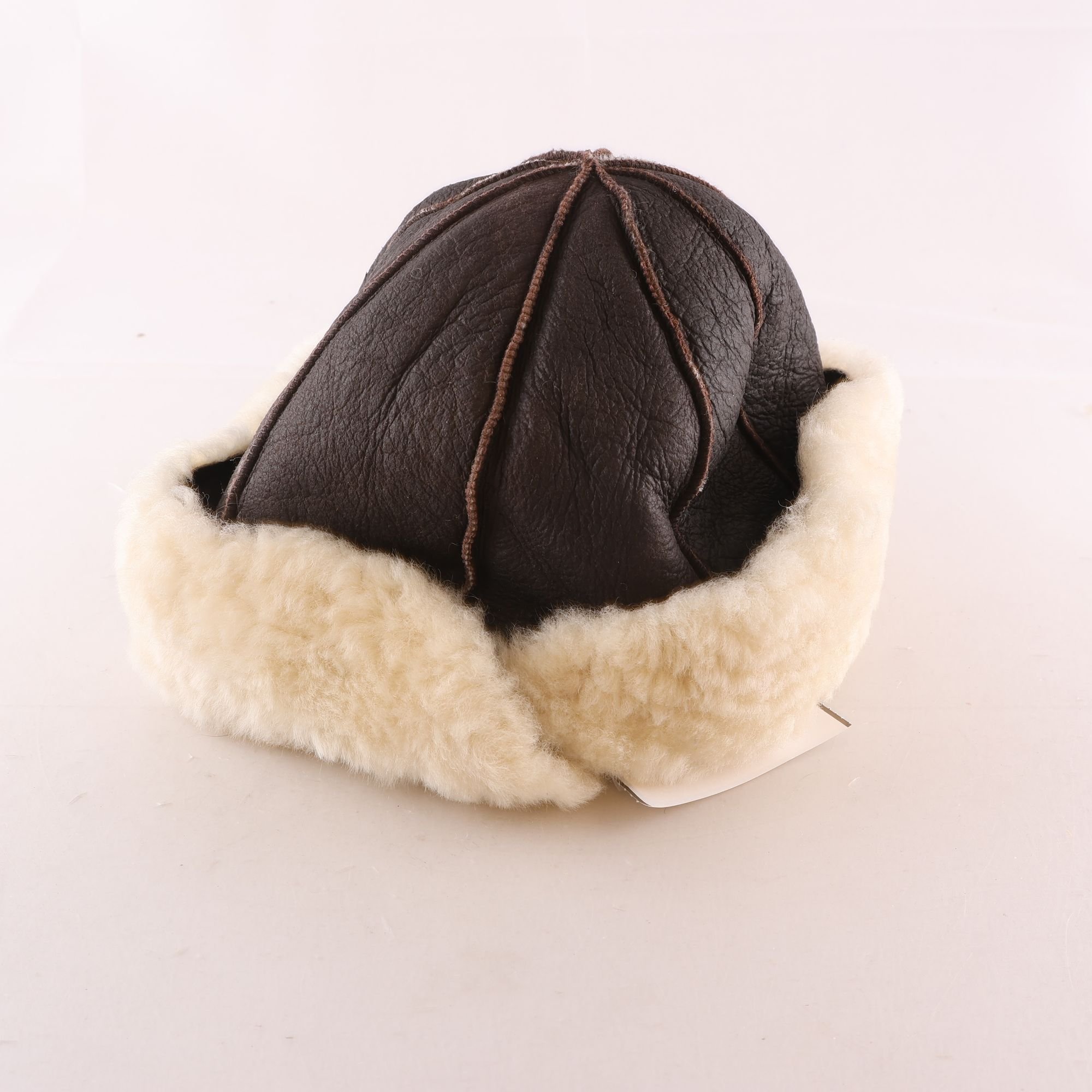 Lammskinnsmössa,