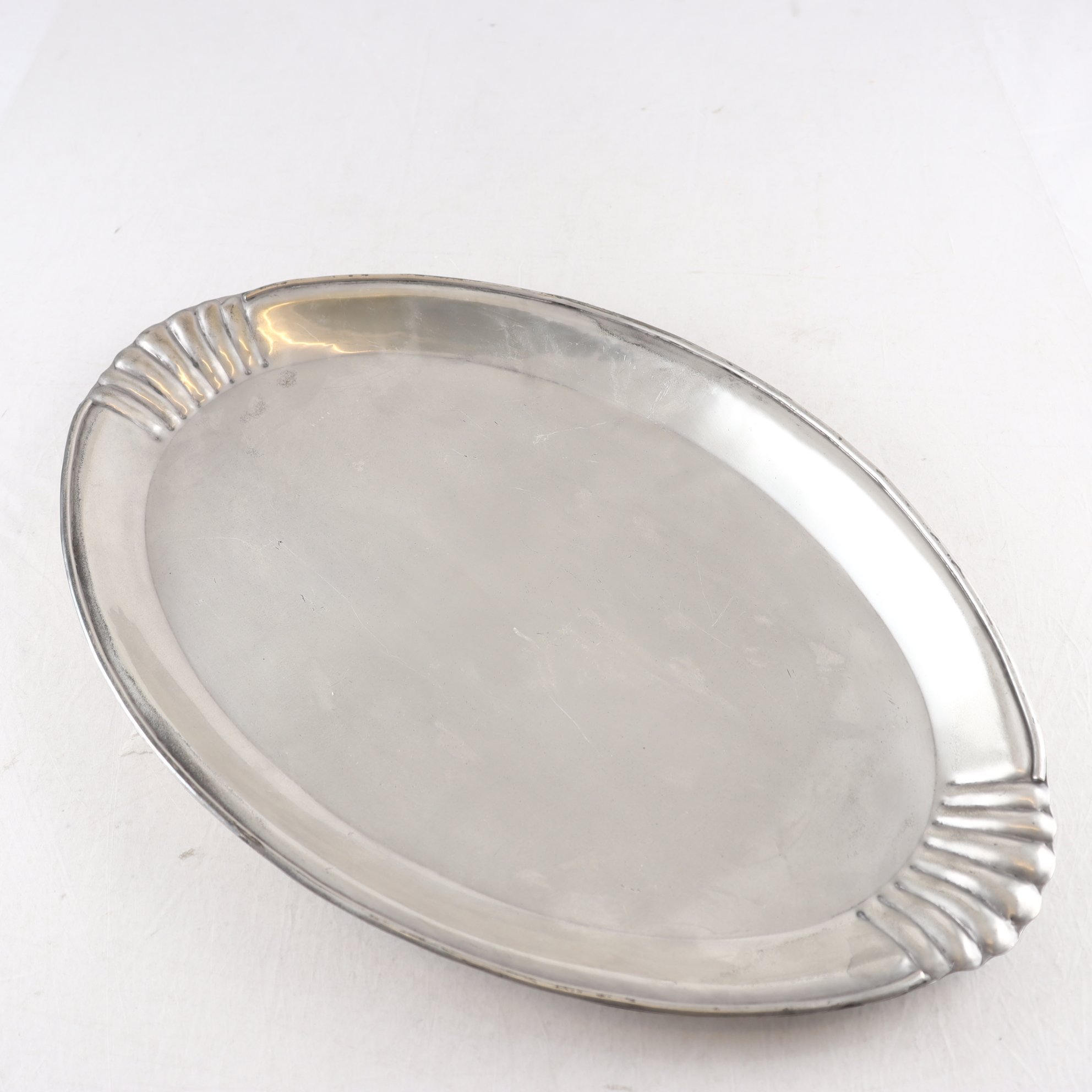 Bricka, metall, Oscar & Clothilde