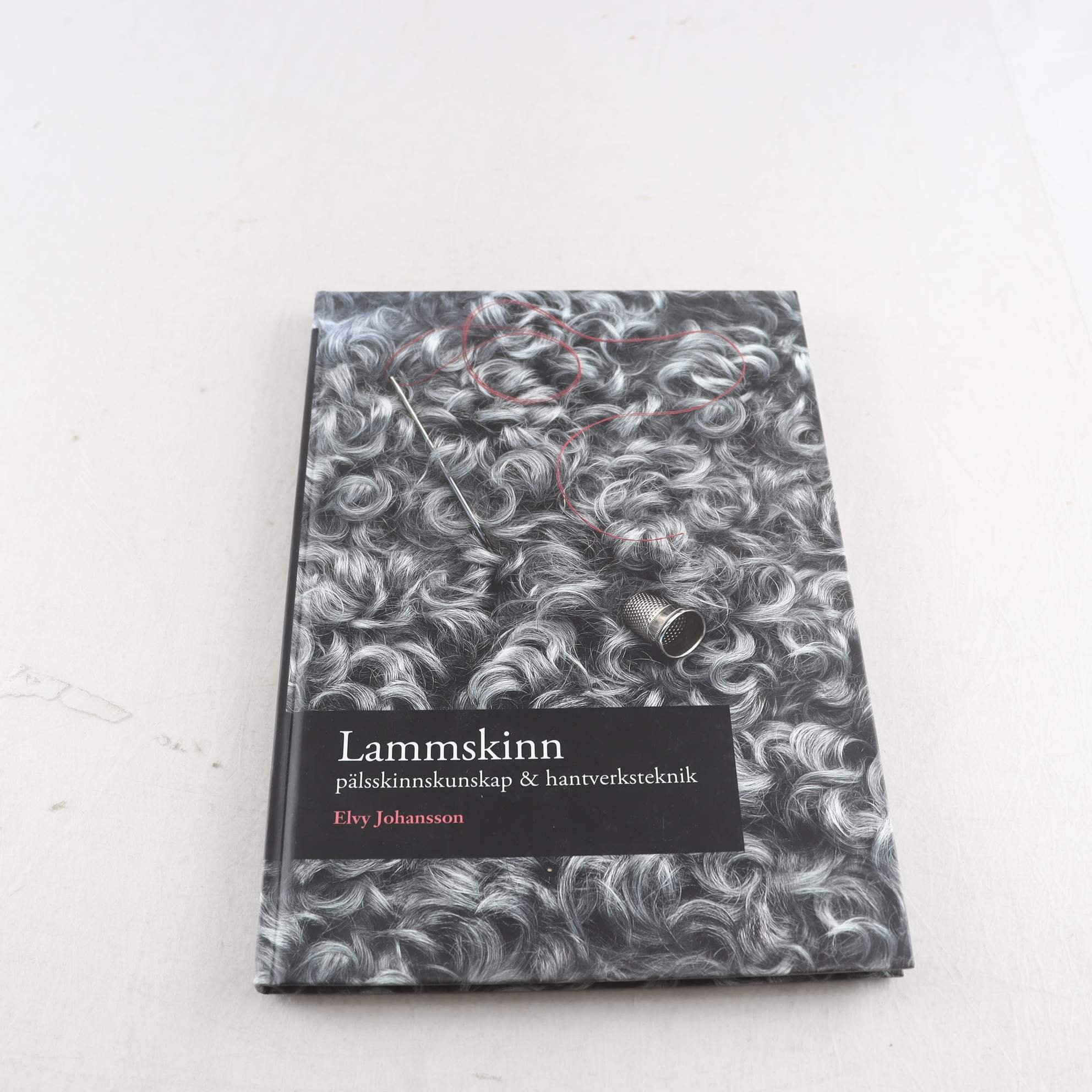 Lammskinn: Pälsskinnskunskap & hantverksteknik