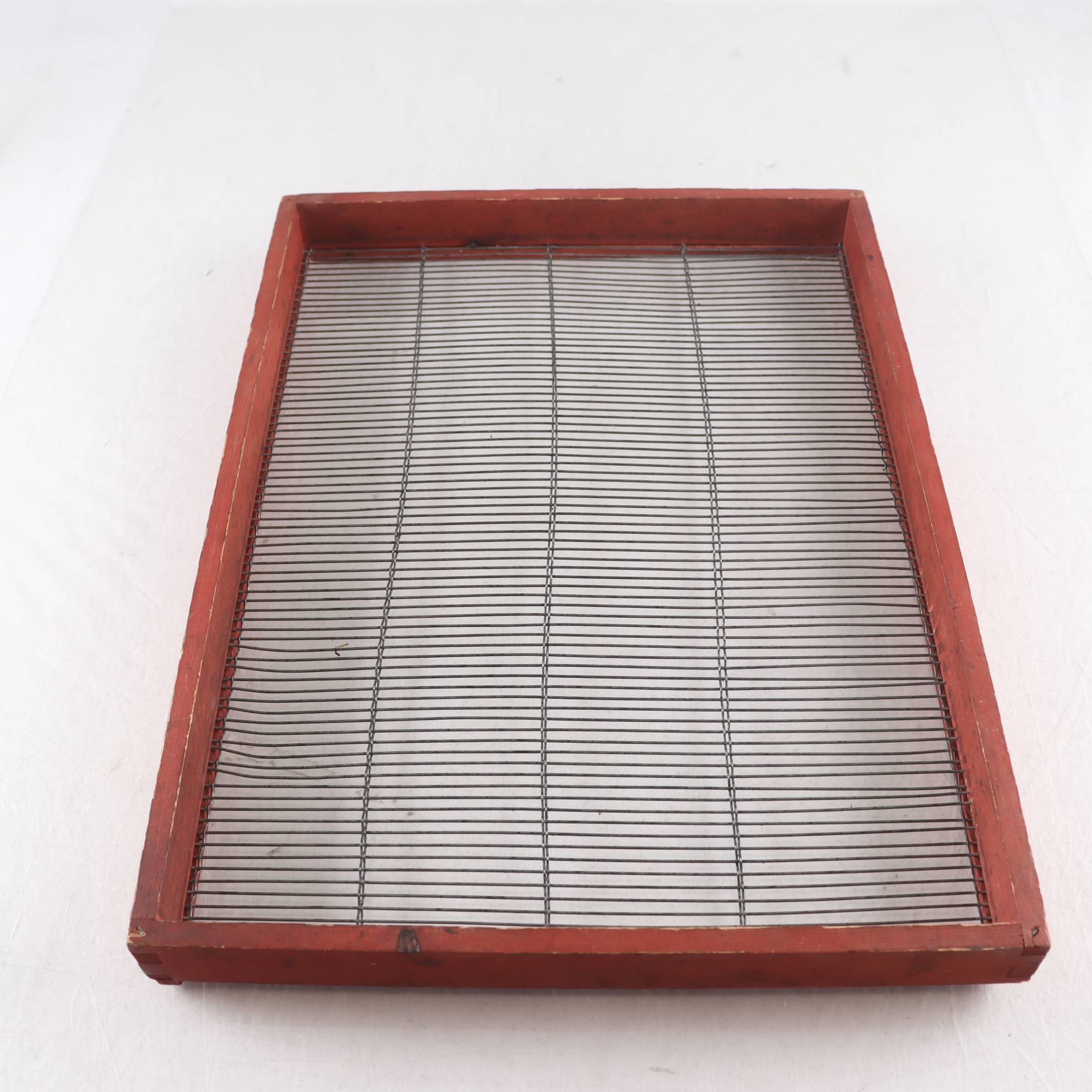 Tråg för bärrensning, trä & metall, allmoge.