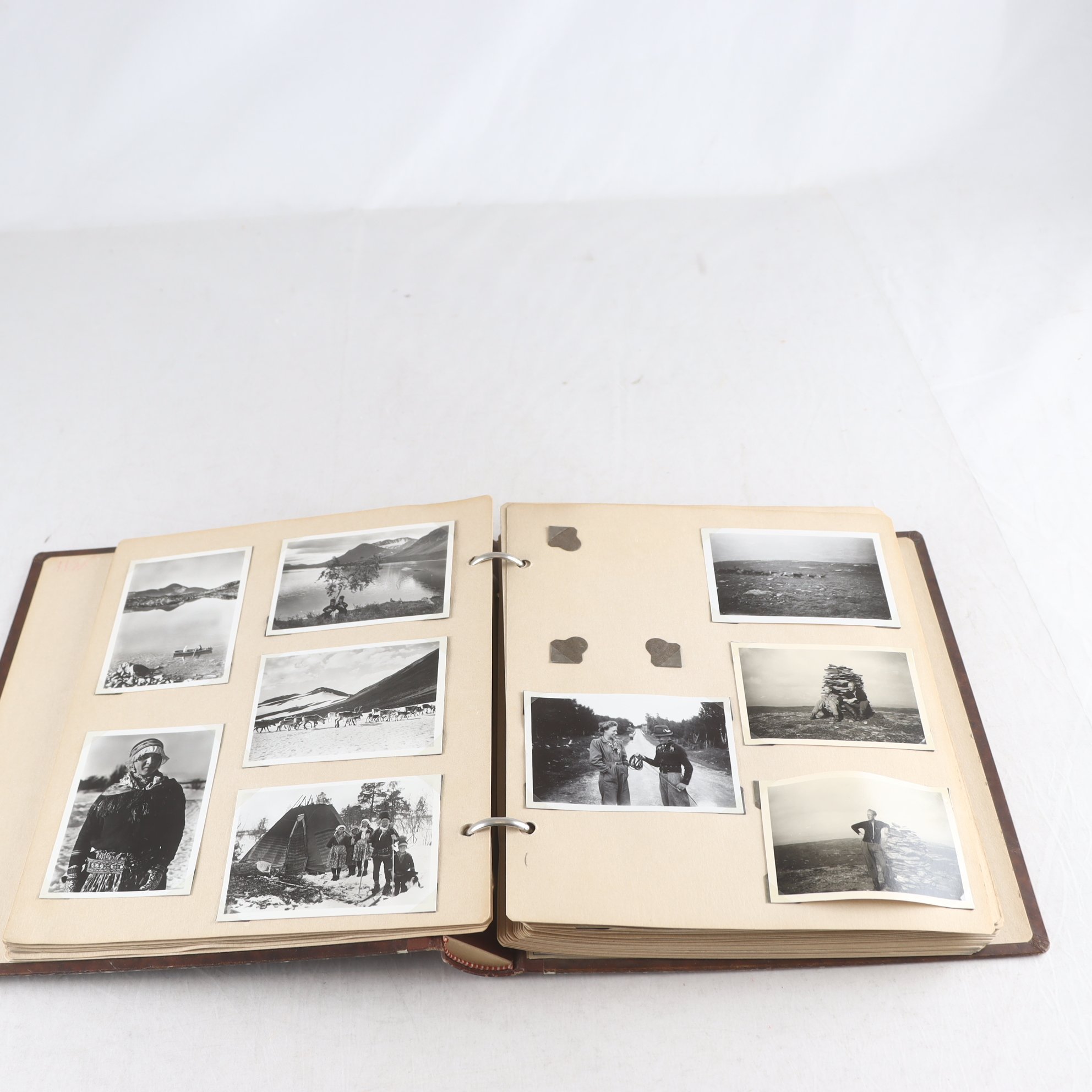 Fotoalbum med motiv från Norrland, 1900-talets första hälft