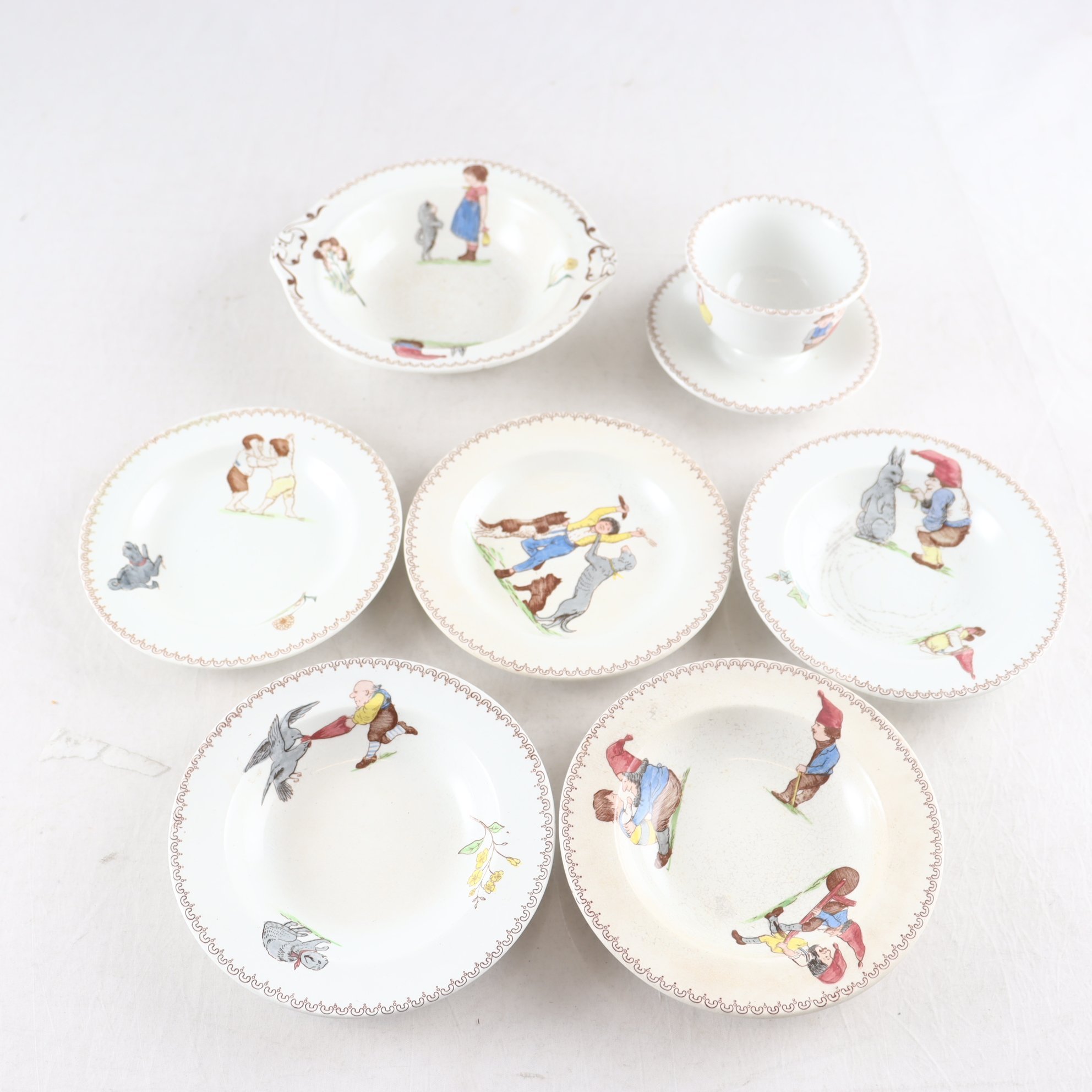 Barnservis, handmålad, Egersund, Norge, tidigt 1900-tal. Samfraktas ej.