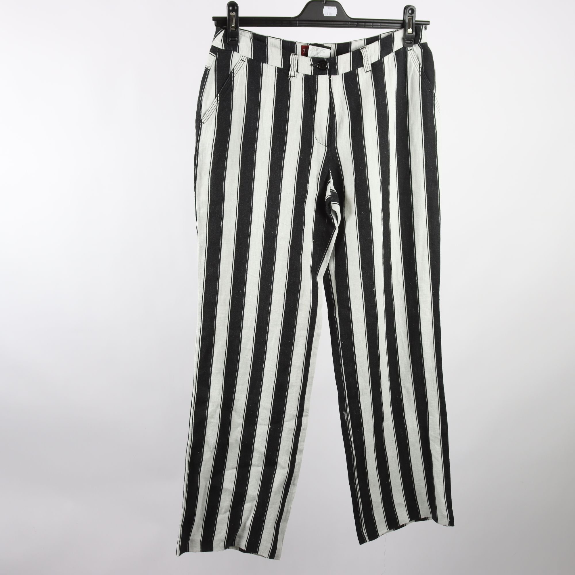 Byxor, NTS, ranidga, vit, svart, lin, stl. 38.