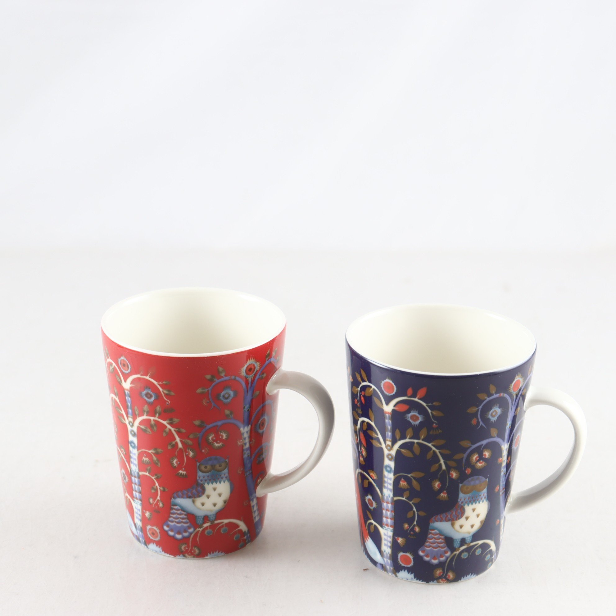 Muggar, Iittala, ”Taika”, röd, blå, 2 st.