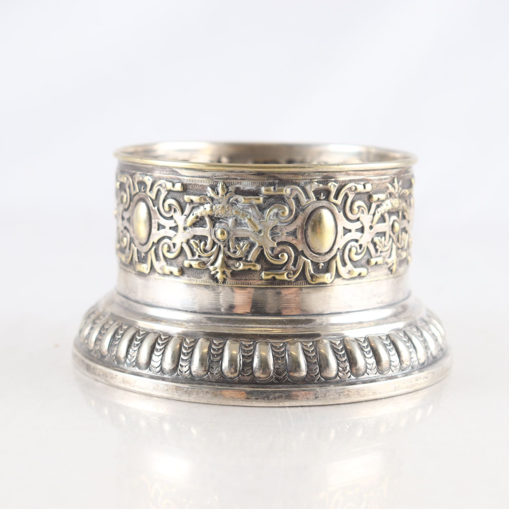 Coaster, nysilver, jugend, (1890-1910), stämplad: C.A.K