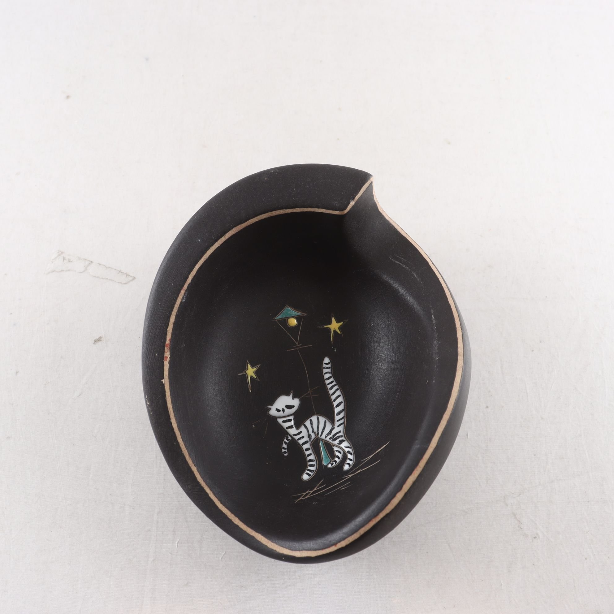 Skål, Keto keramik, Katt under lampa