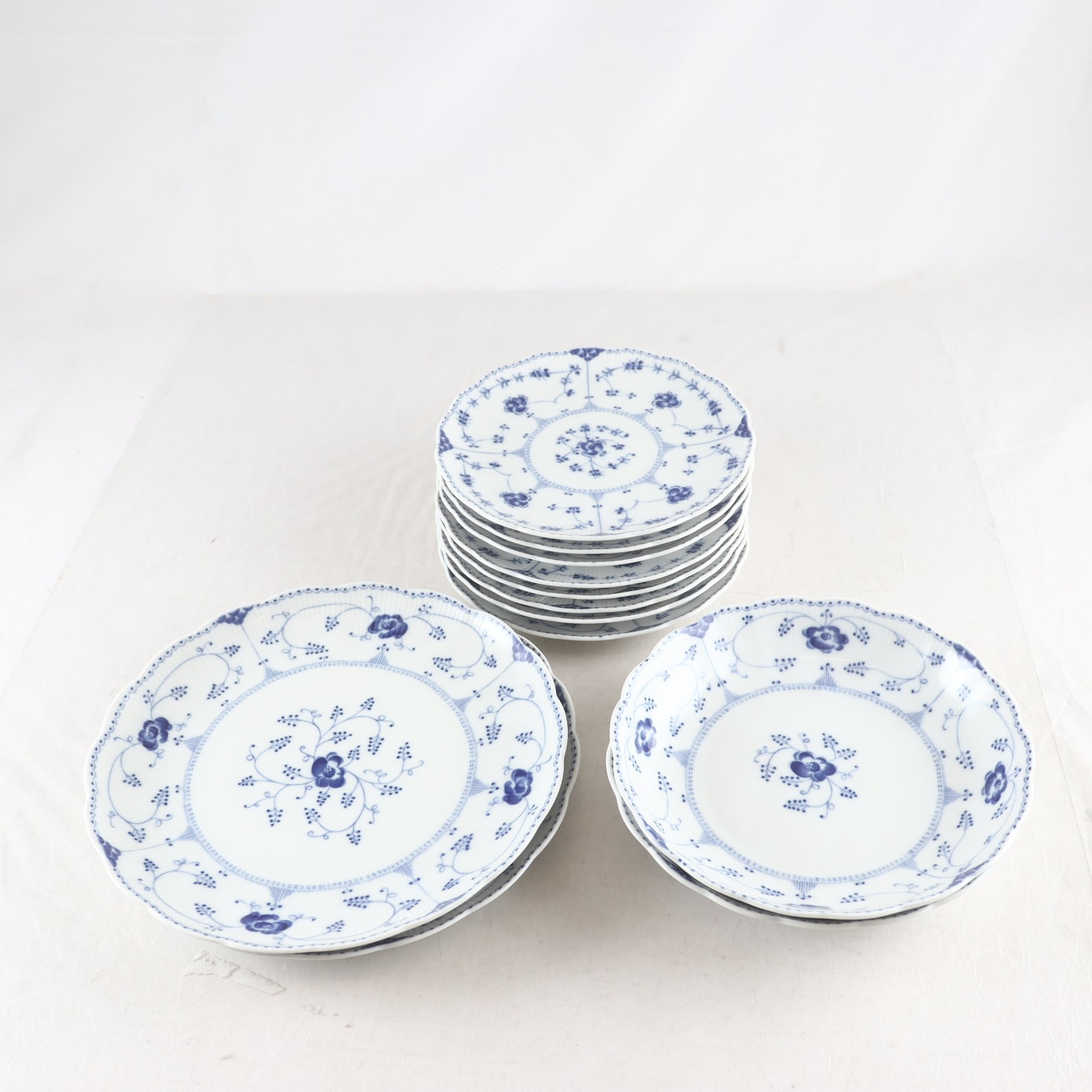 Tallrikar, assietter, Echt Cobalt, Christineholm, Danmark. Endast avhämtning.