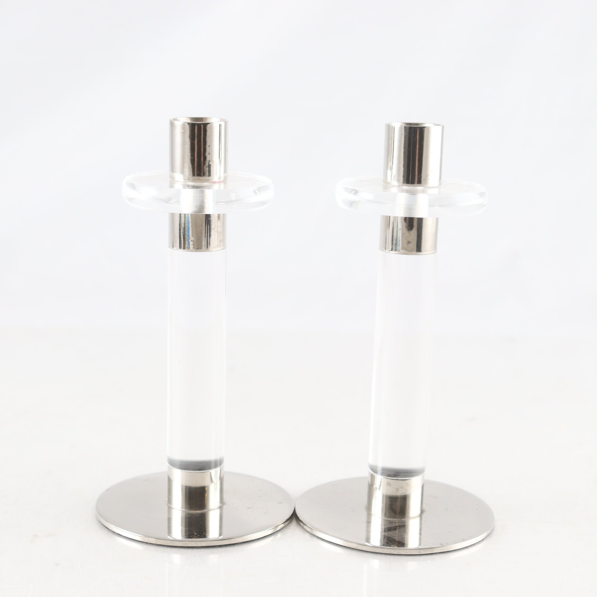 Paret ljusstakar, kromad metall, plast, Oscar & Clothilde