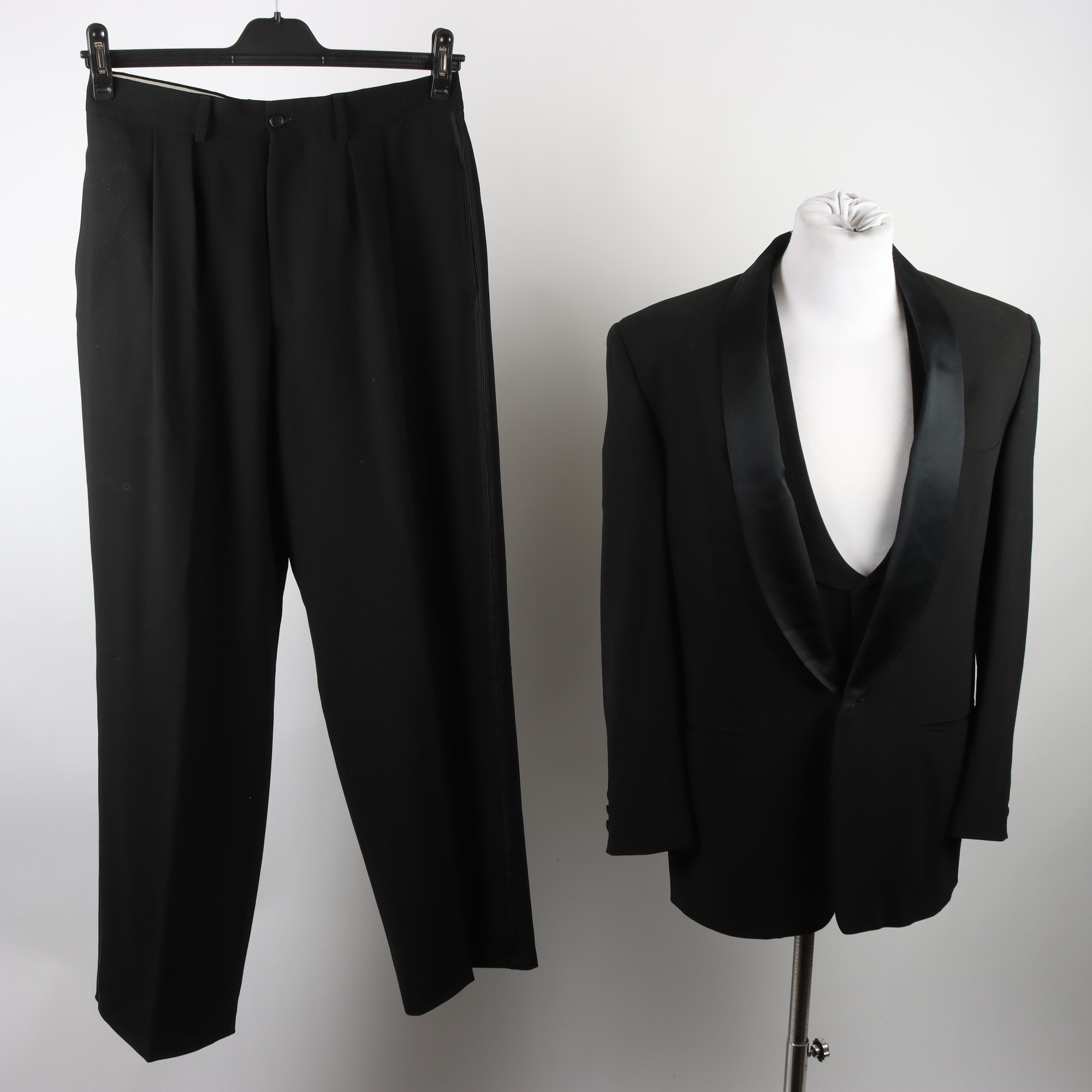 Smoking och Väst, Giorgio Armani, svart, stl. 48