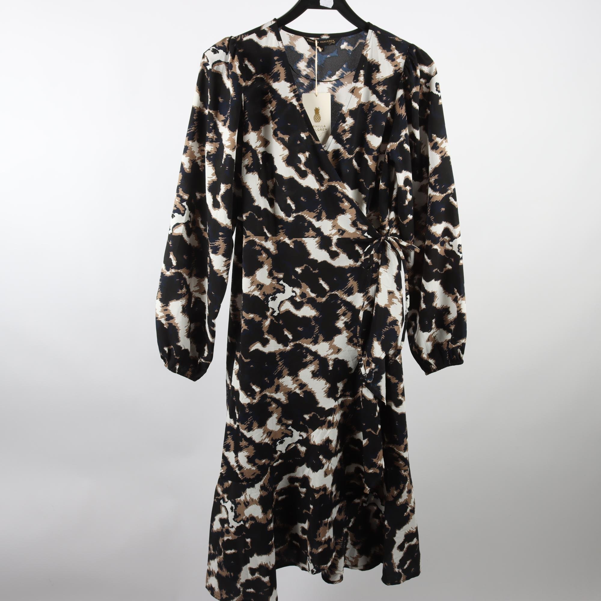 Klänning, Pernilla Wahlgren, svart, beige, stl. M.