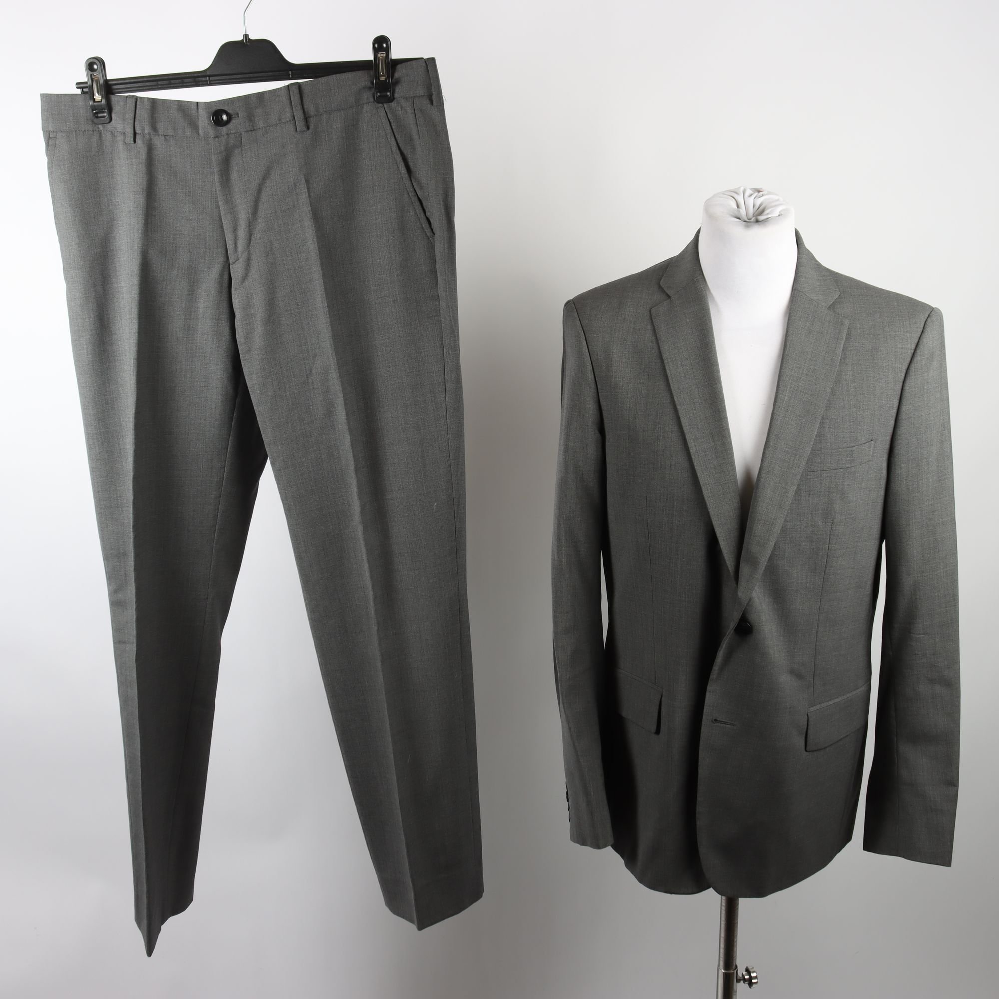 Kostym, Filippa K, grå, ull, stl. 52/54.
